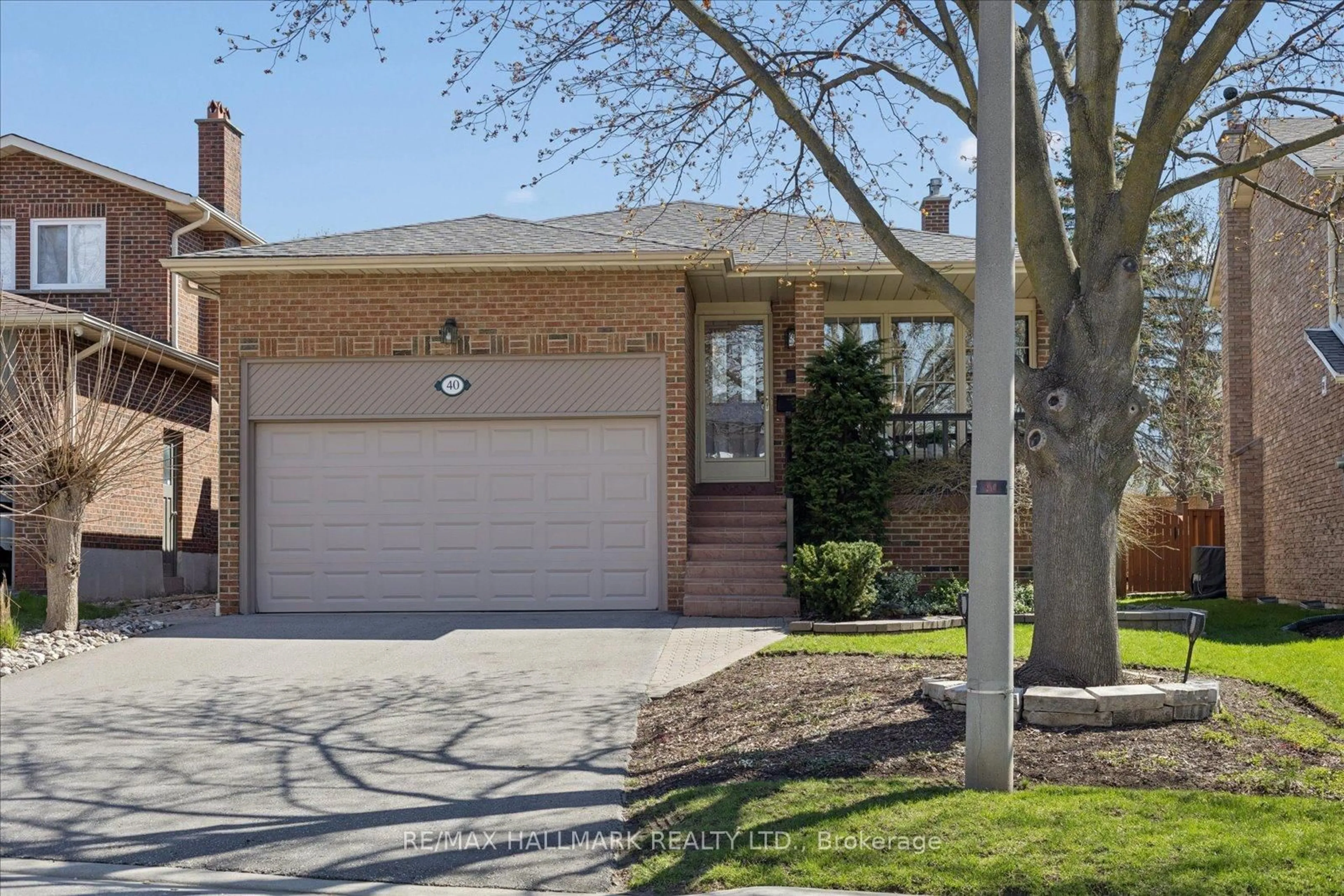Home with brick exterior material, street for 40 Ashland Cres, Markham Ontario L3P 3Z8