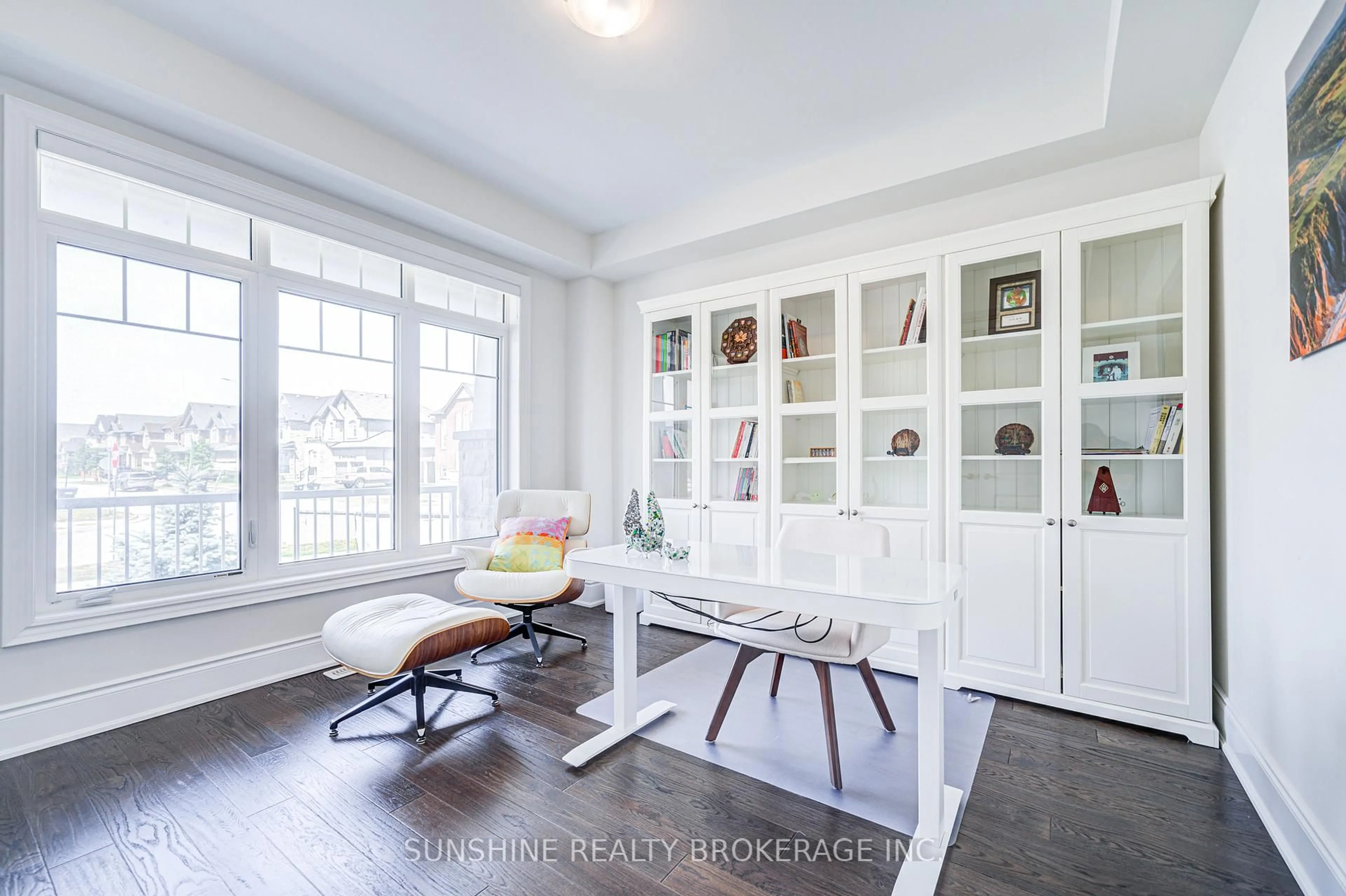 Living room with furniture, wood/laminate floor for 1573 Emberton Way, Innisfil Ontario L9S 0A8