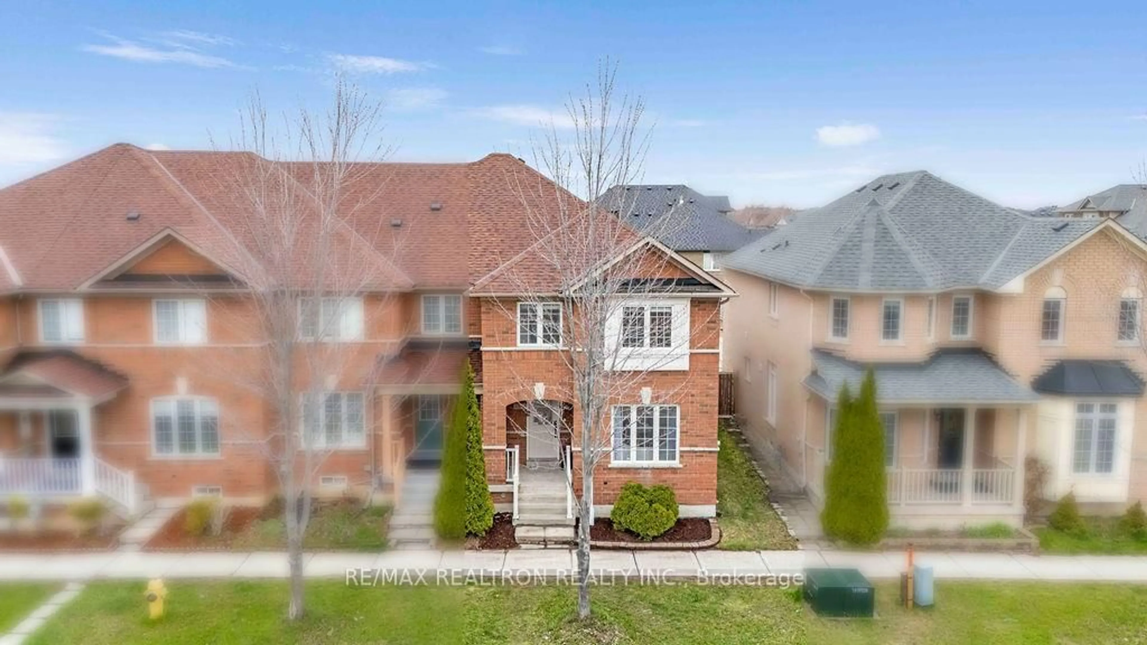 A pic from outside/outdoor area/front of a property/back of a property/a pic from drone, street for 2334 Bur Oak Ave, Markham Ontario L6E 1L6