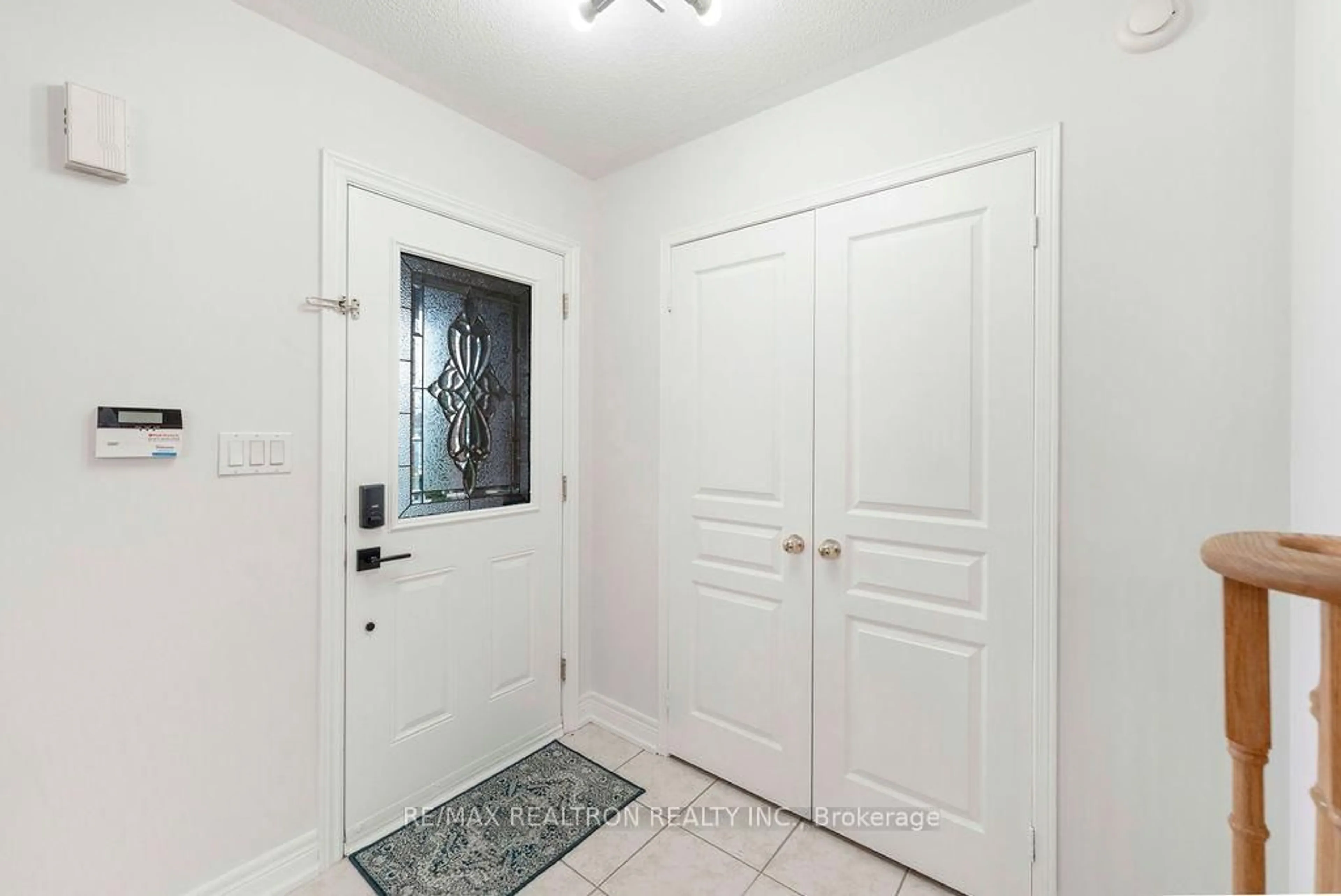 Indoor entryway for 2334 Bur Oak Ave, Markham Ontario L6E 1L6
