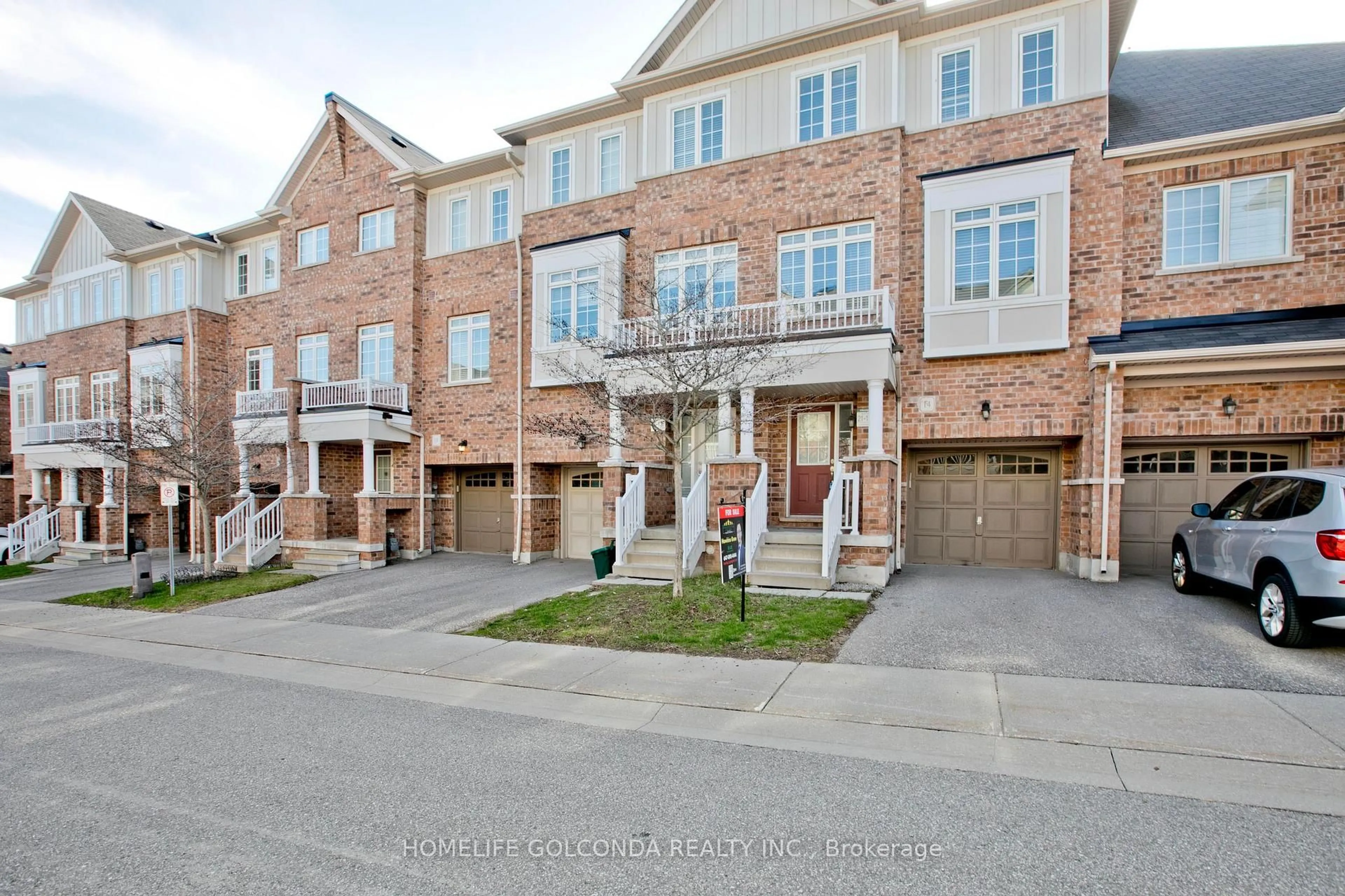 A pic from outside/outdoor area/front of a property/back of a property/a pic from drone, street for 14 Fanny Grove Way, Markham Ontario L6E 0T6