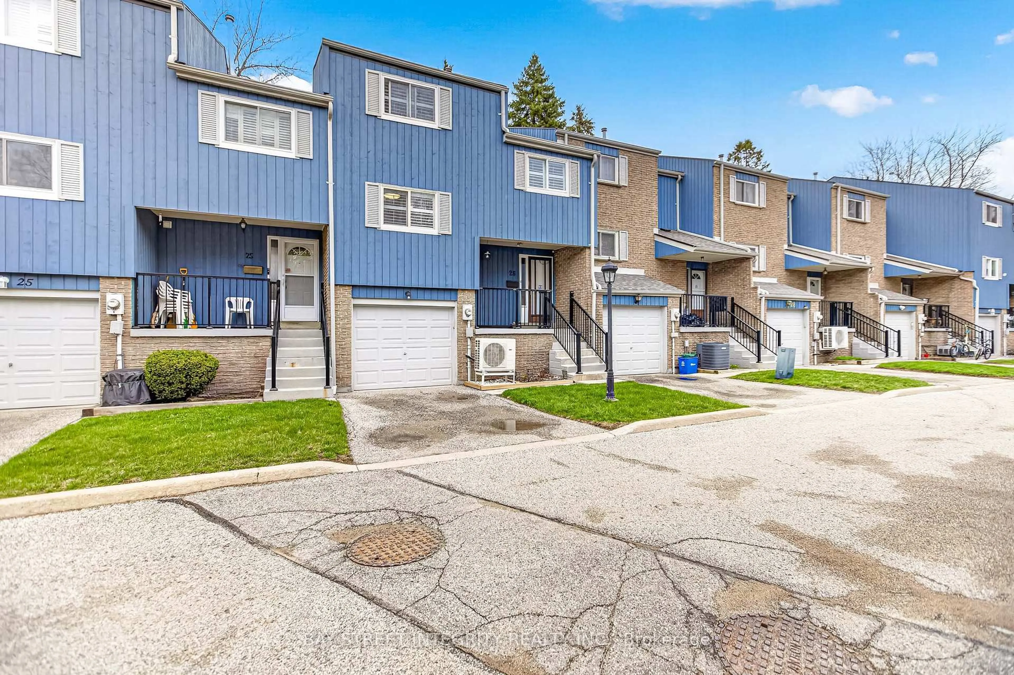 Home with vinyl exterior material, street for 646 Village Pkwy #26, Markham Ontario L3R 2S7