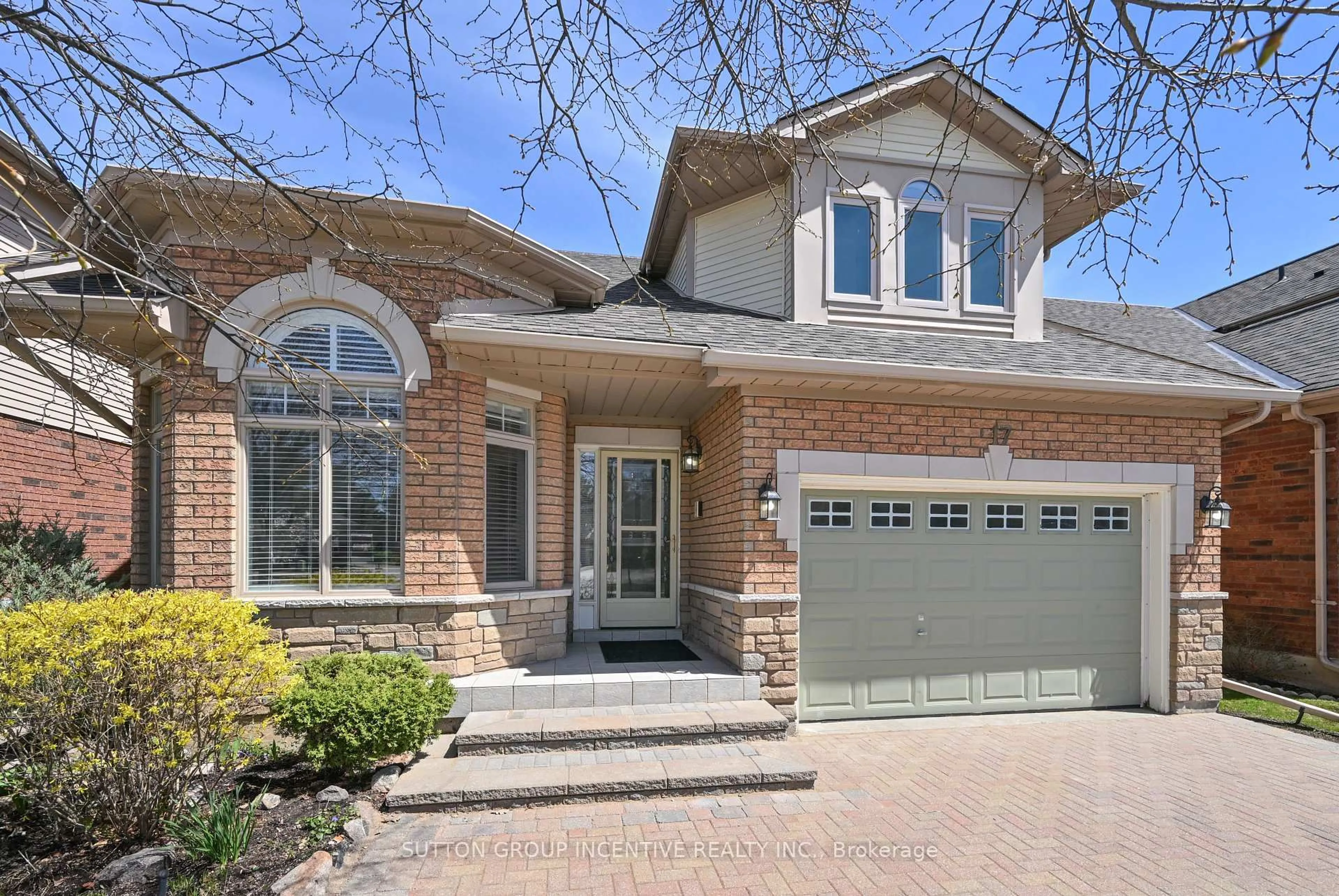 Home with brick exterior material, street for 17 Sunset Blvd, New Tecumseth Ontario L9R 1Y8