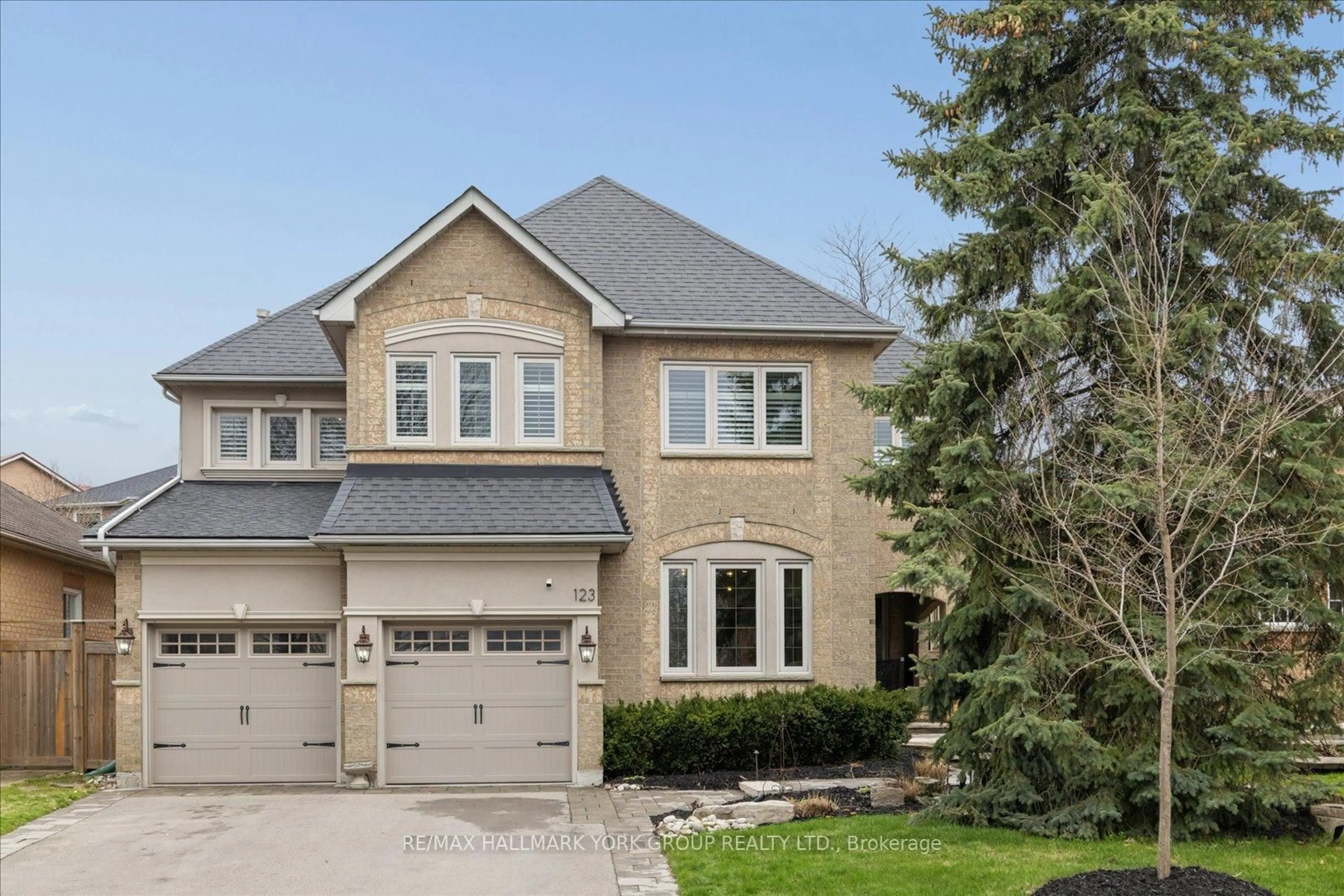 Home with brick exterior material, street for 123 Brookeview Dr, Aurora Ontario L4G 6R5