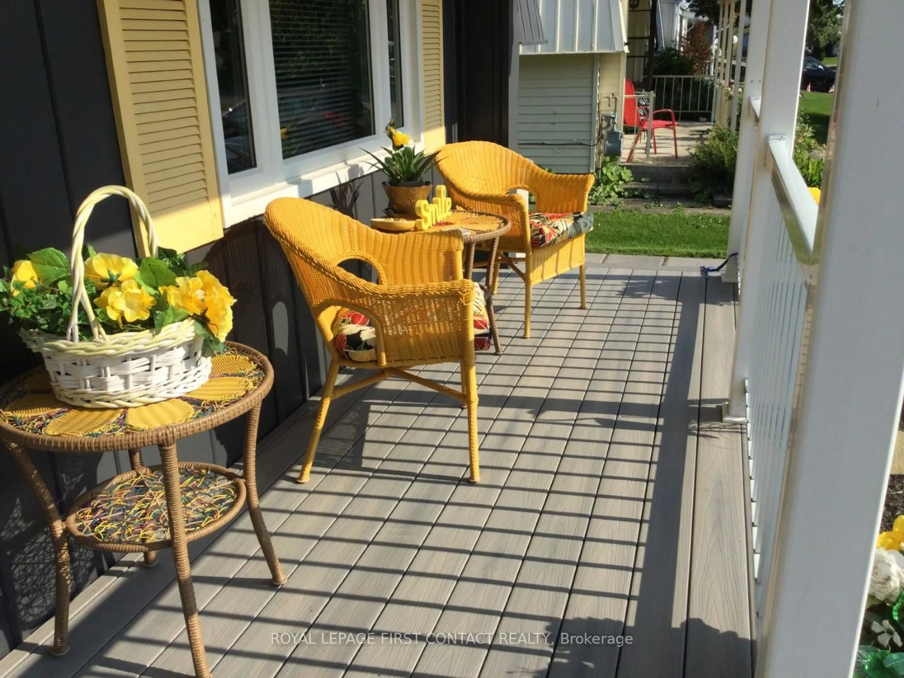 Patio, street for 5 Terra Nova Arm, Innisfil Ontario L9S 1S1