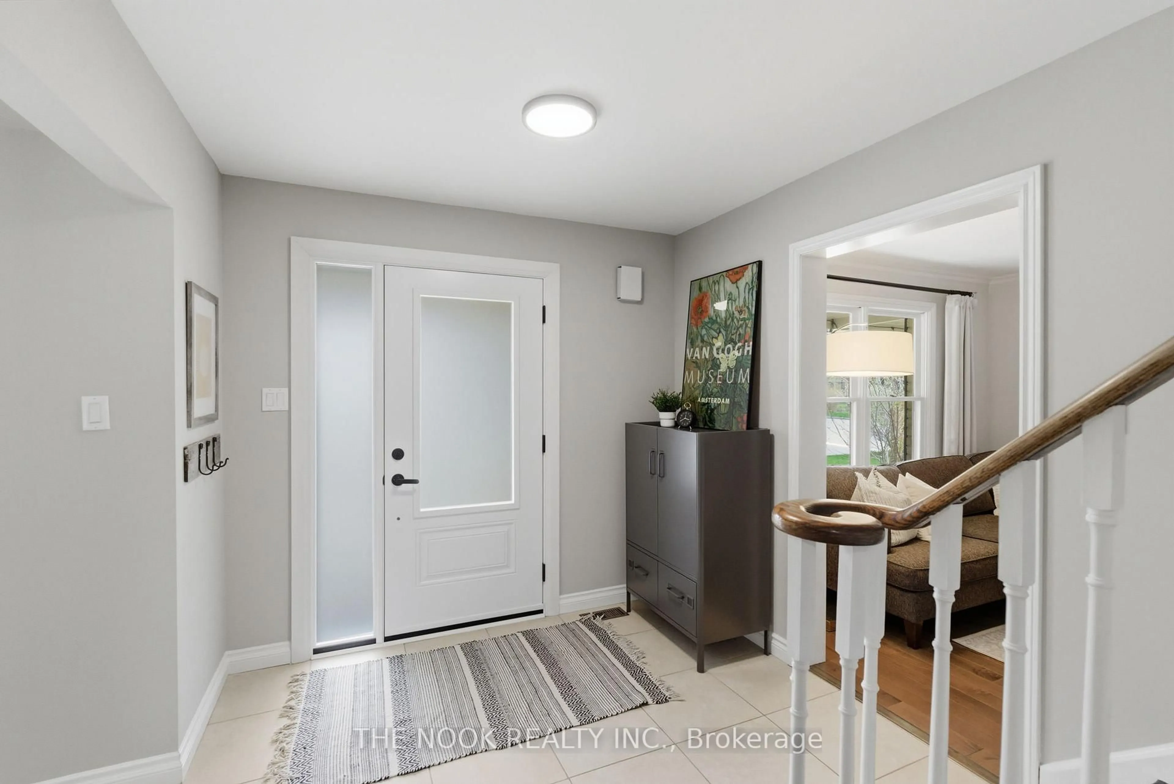 Indoor entryway for 43 Carmody Lane, Uxbridge Ontario L9P 1A4