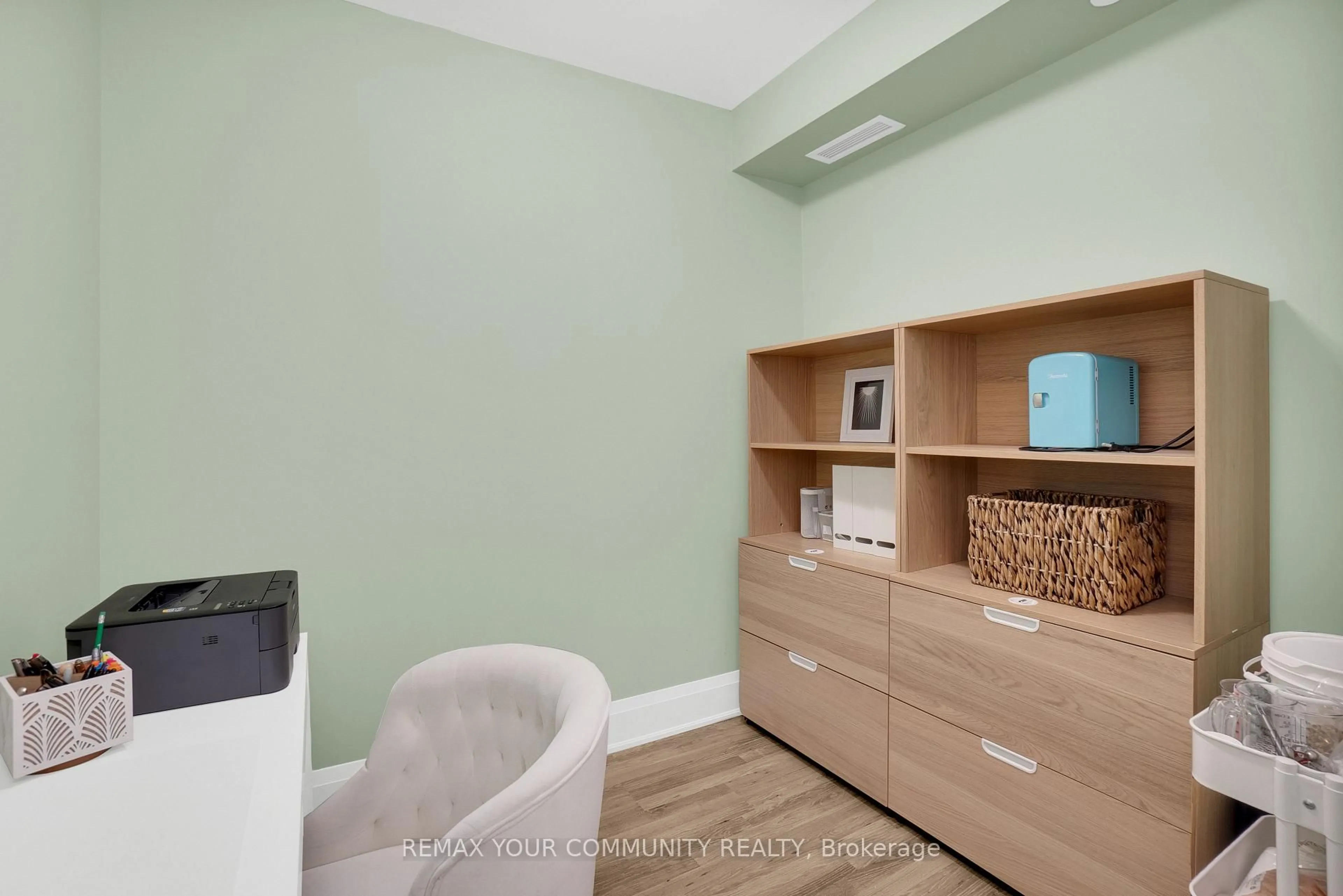 A pic of a room for 9085 Jane St #523, Vaughan Ontario L4E 0L8