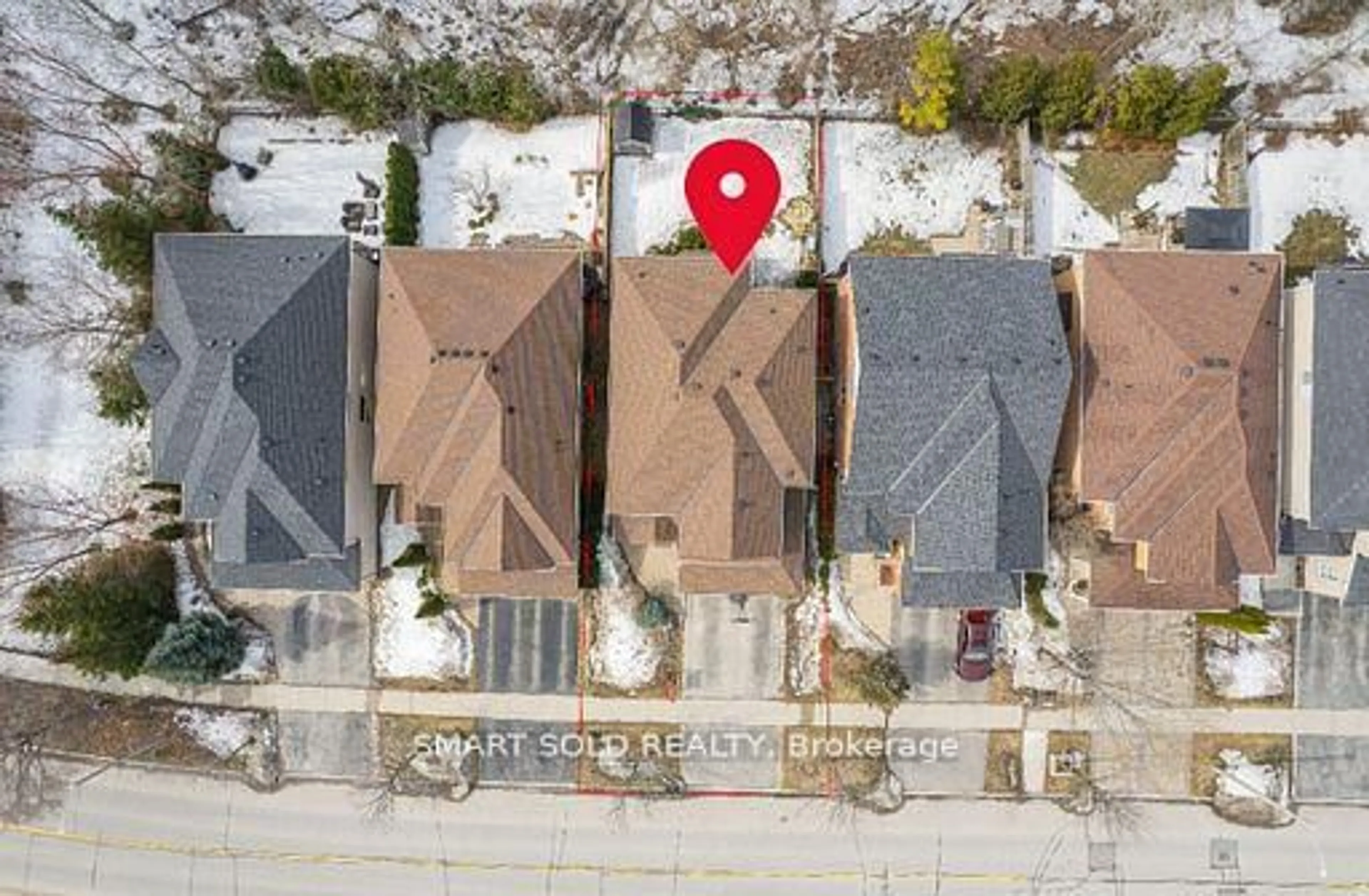 A pic from outside/outdoor area/front of a property/back of a property/a pic from drone, street for 106 Wood Rim Dr, Richmond Hill Ontario L4E 4M9