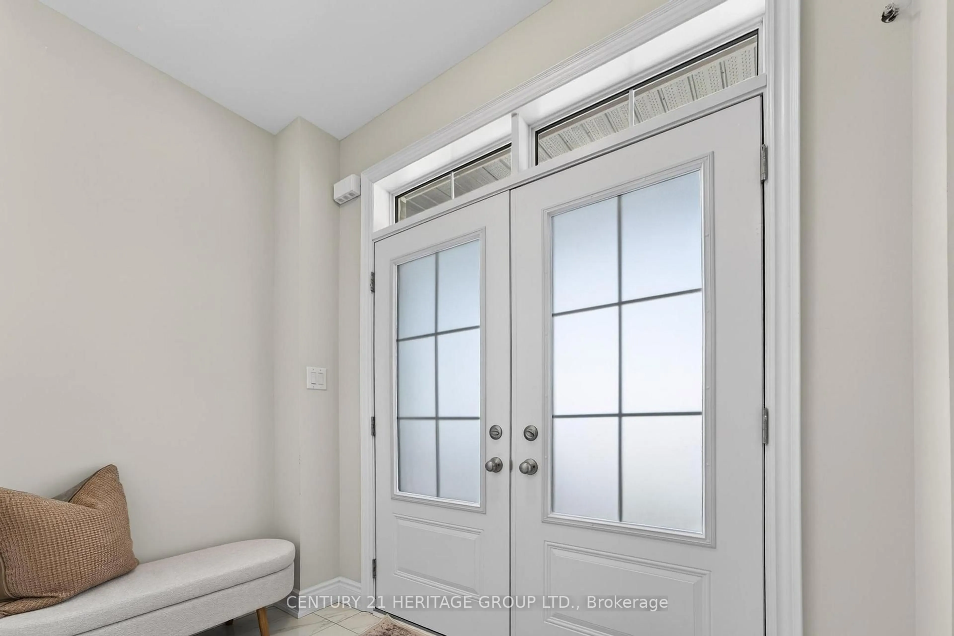 Indoor entryway for 1223 Wickham Rd, Innisfil Ontario L9S 0R1
