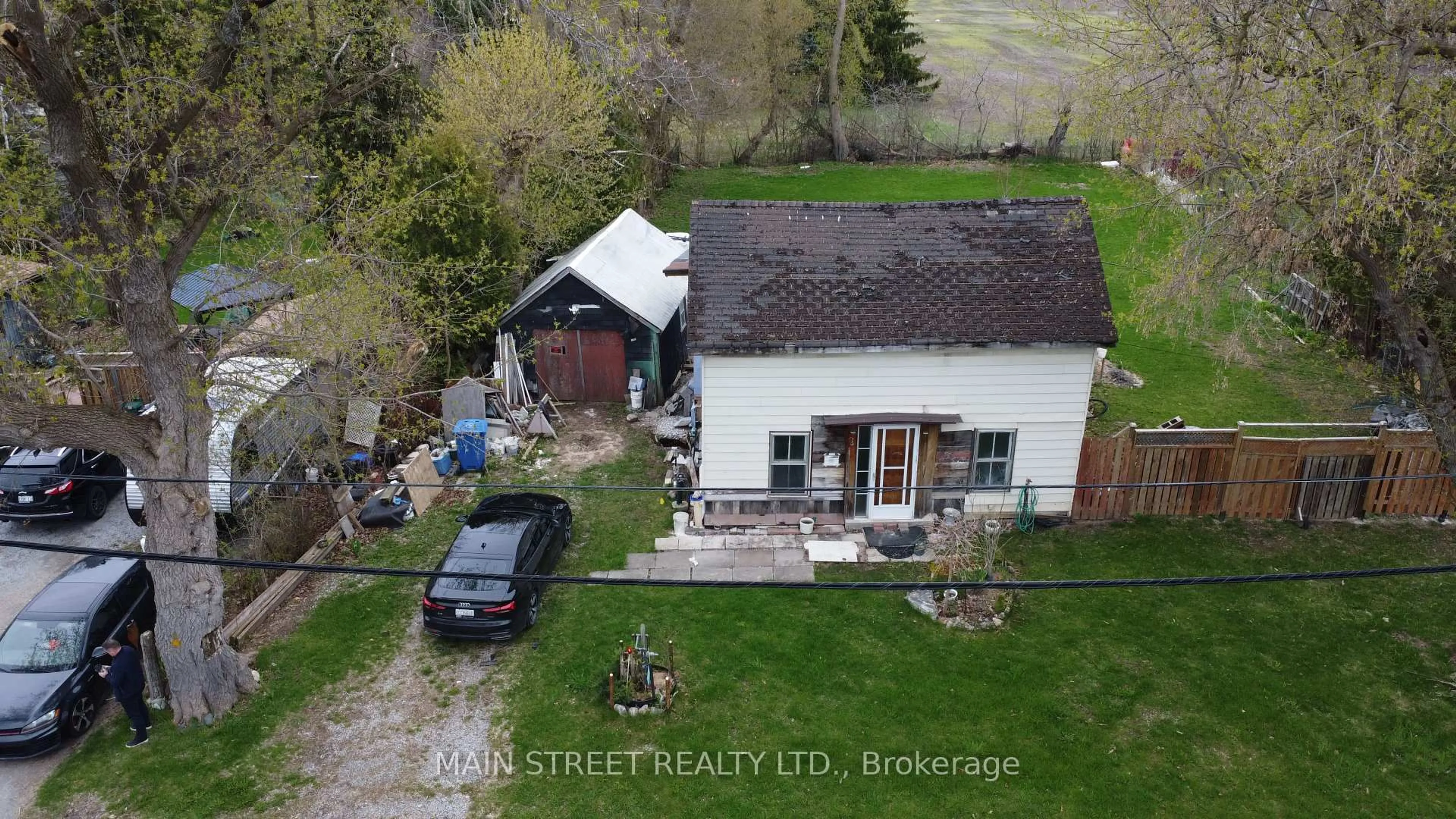 A pic from outside/outdoor area/front of a property/back of a property/a pic from drone, street for 4530 Mount Albert Rd, East Gwillimbury Ontario L0G 1M0