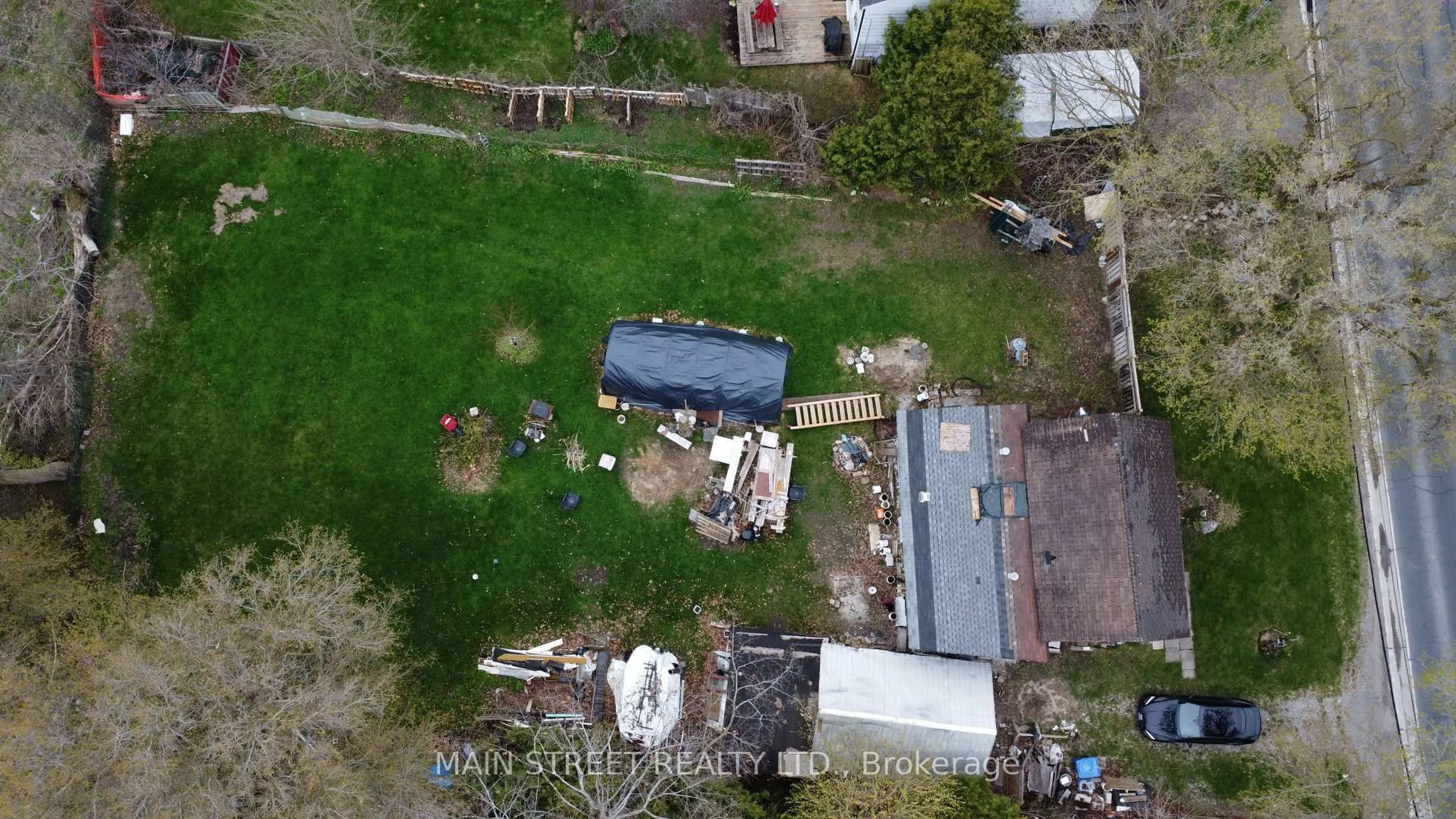 A pic from outside/outdoor area/front of a property/back of a property/a pic from drone, street for 4530 Mount Albert Rd, East Gwillimbury Ontario L0G 1M0