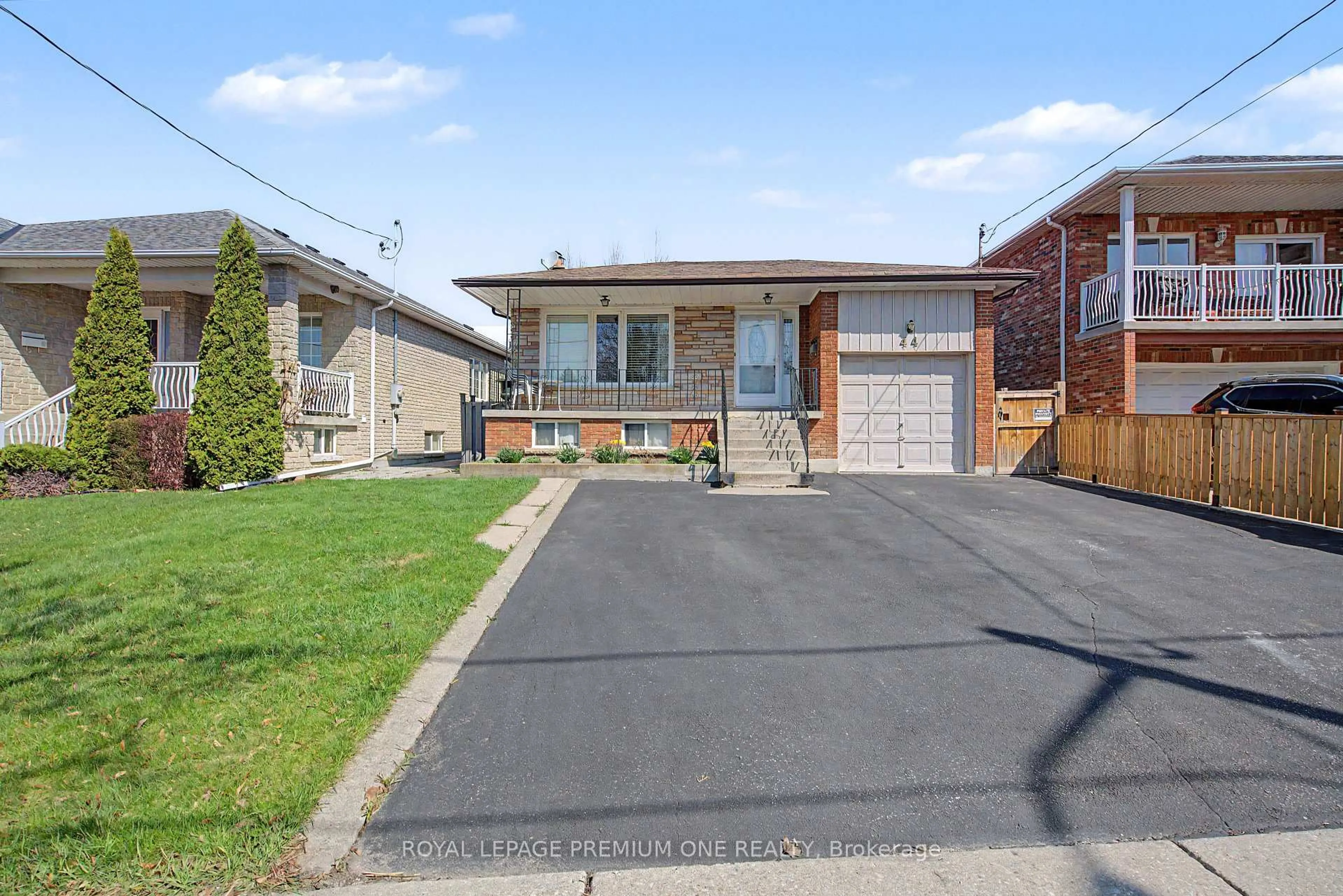 Home with brick exterior material, street for 44 Ellerby Sq, Vaughan Ontario L4L 1N1