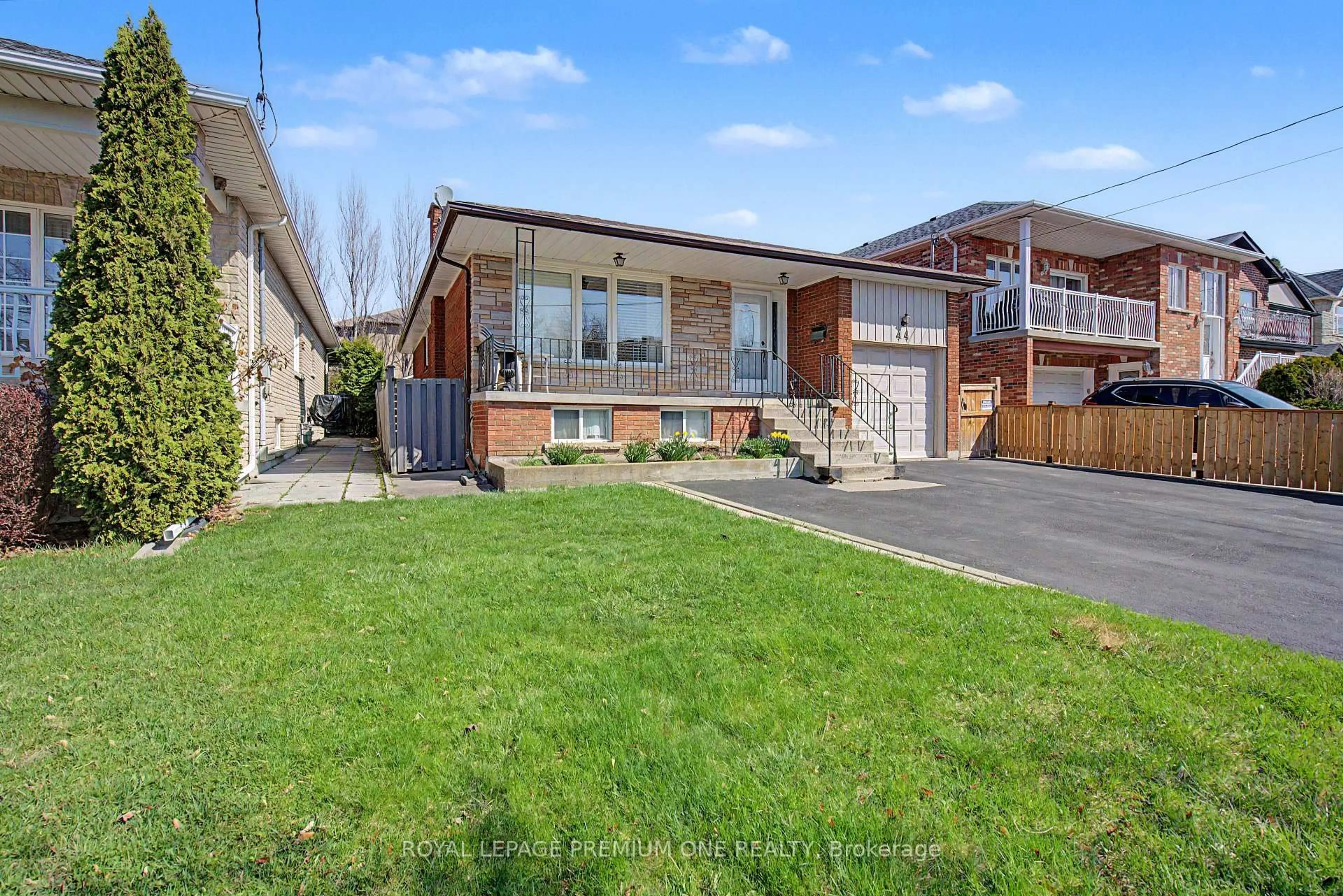 Home with brick exterior material, street for 44 Ellerby Sq, Vaughan Ontario L4L 1N1