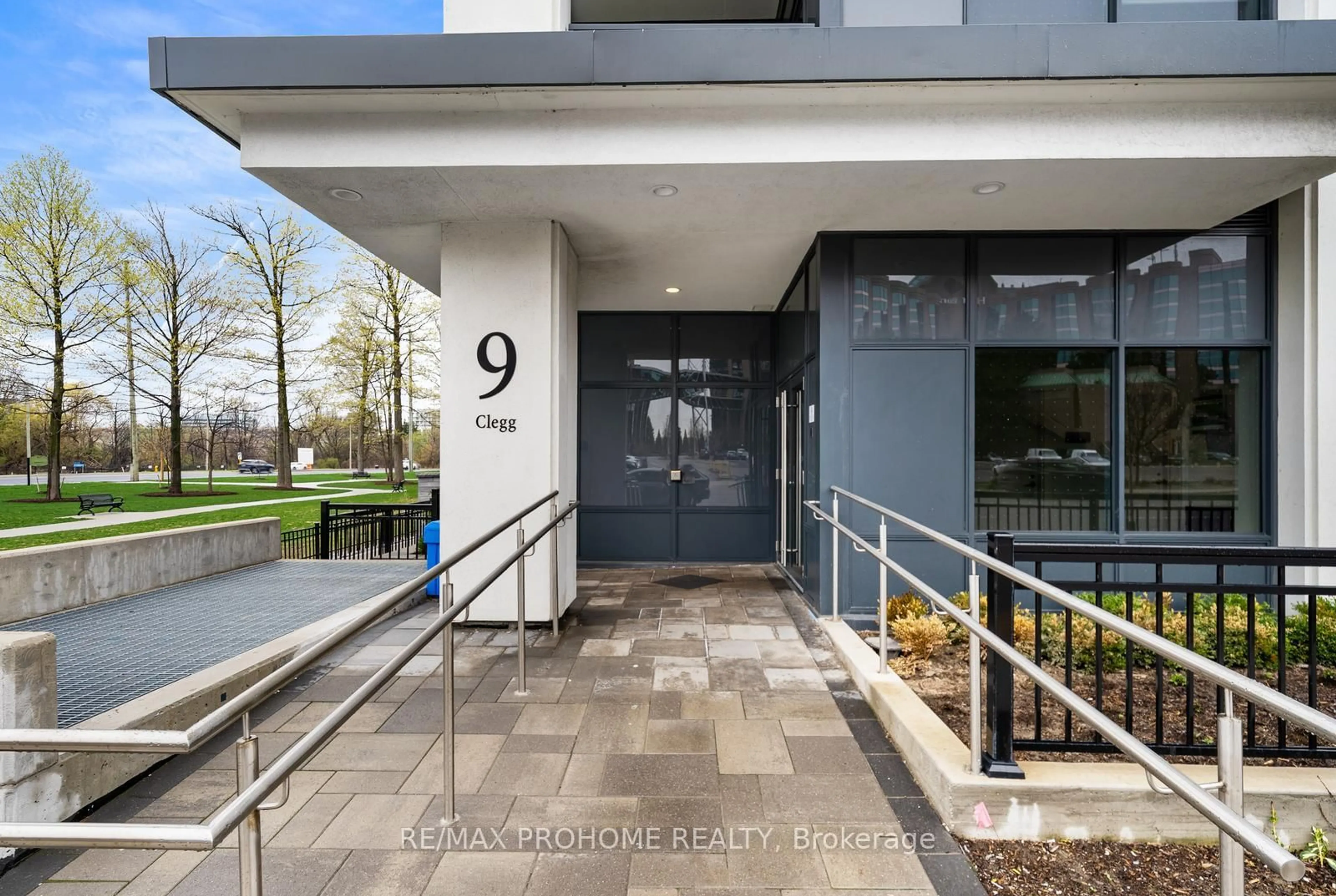 Indoor foyer for 9 Clegg Rd #325N, Markham Ontario L6G 0H3