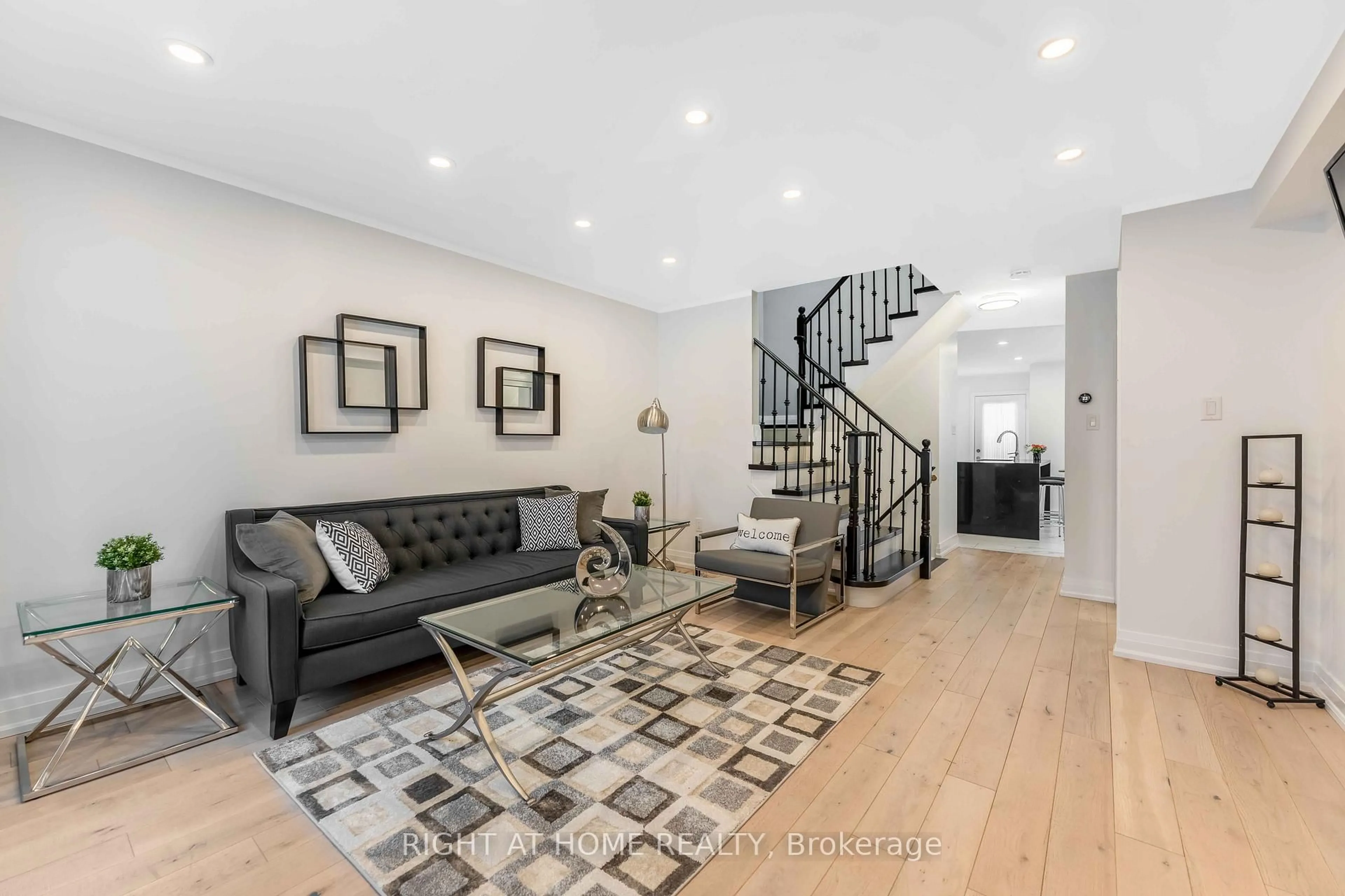 Unknown for 101 Nahanni Dr, Richmond Hill Ontario L4B 4L5