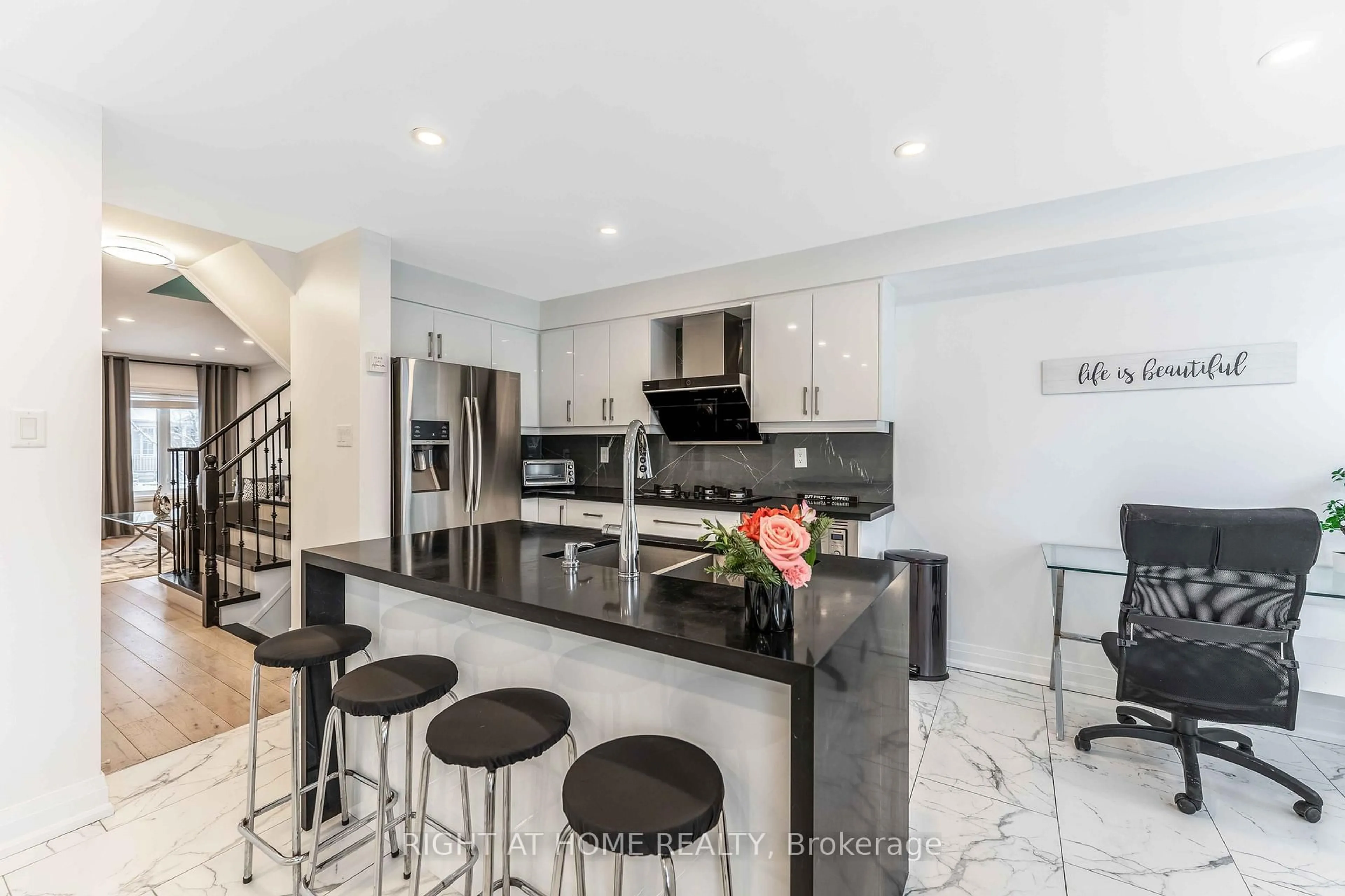 Open concept kitchen, ceramic/tile floor for 101 Nahanni Dr, Richmond Hill Ontario L4B 4L5