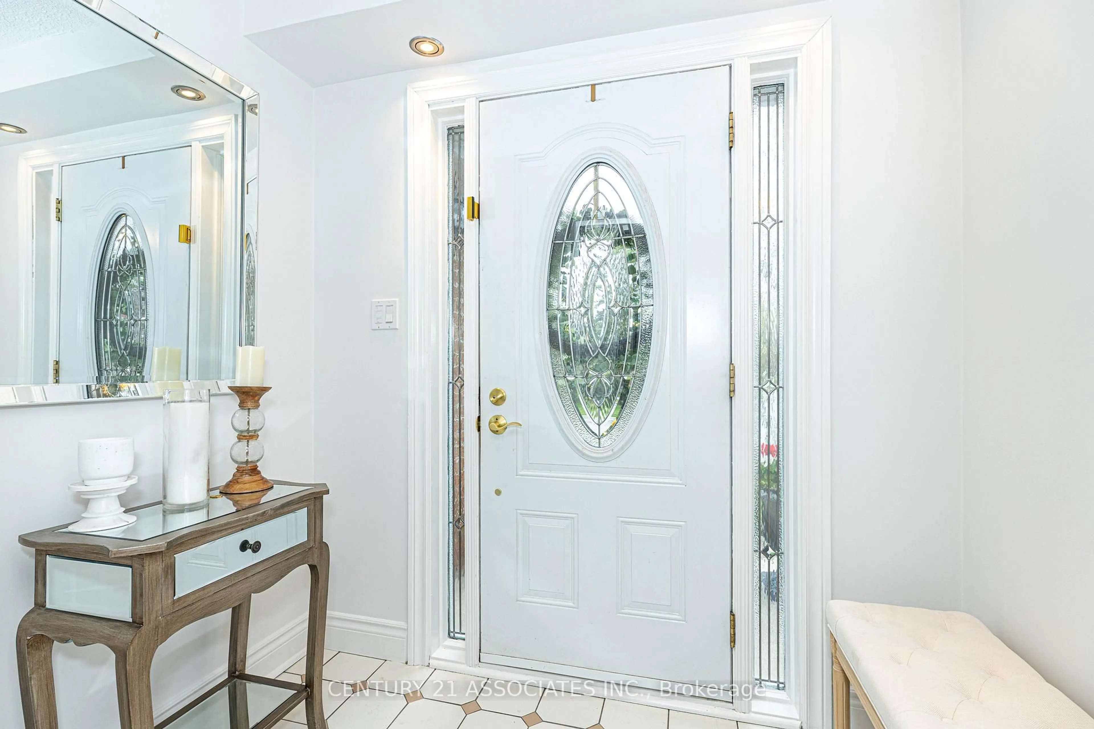 Indoor entryway for 24 Garnish Green, Markham Ontario L3P 4P5