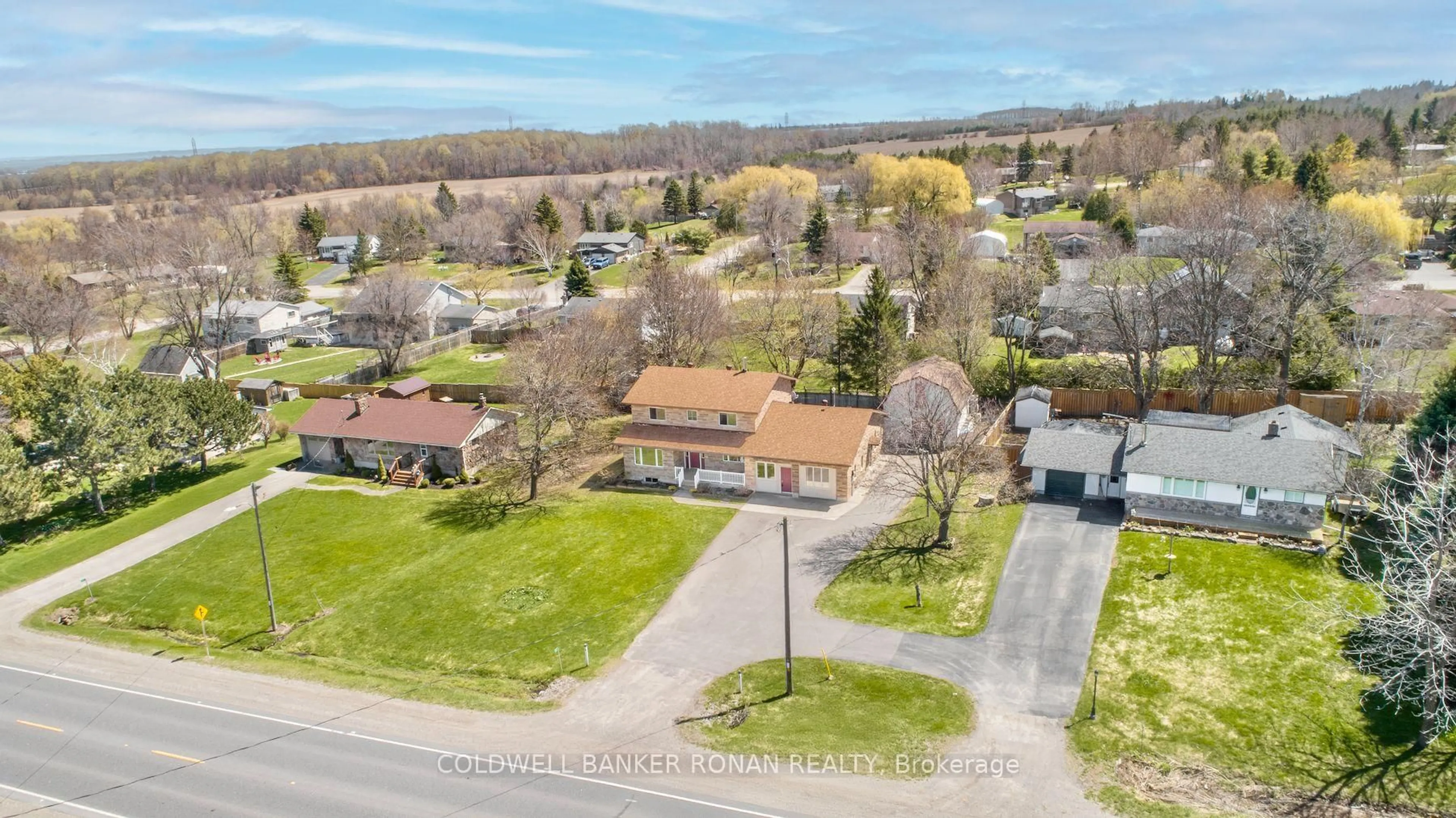 A pic from outside/outdoor area/front of a property/back of a property/a pic from drone, street for 9199 Highway 89, Adjala-Tosorontio Ontario L0N 1R0