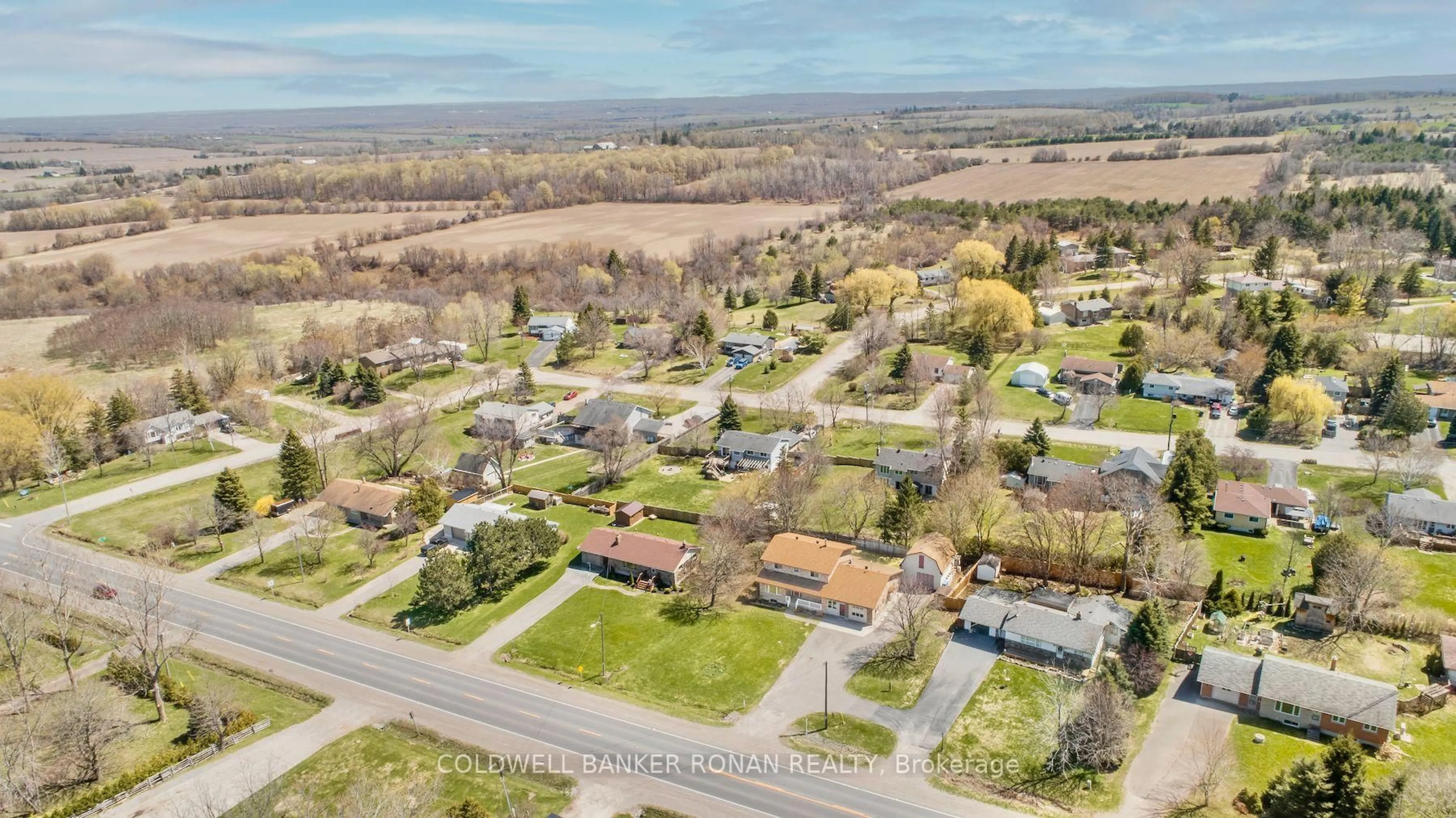 A pic from outside/outdoor area/front of a property/back of a property/a pic from drone, street for 9199 Highway 89, Adjala-Tosorontio Ontario L0N 1R0