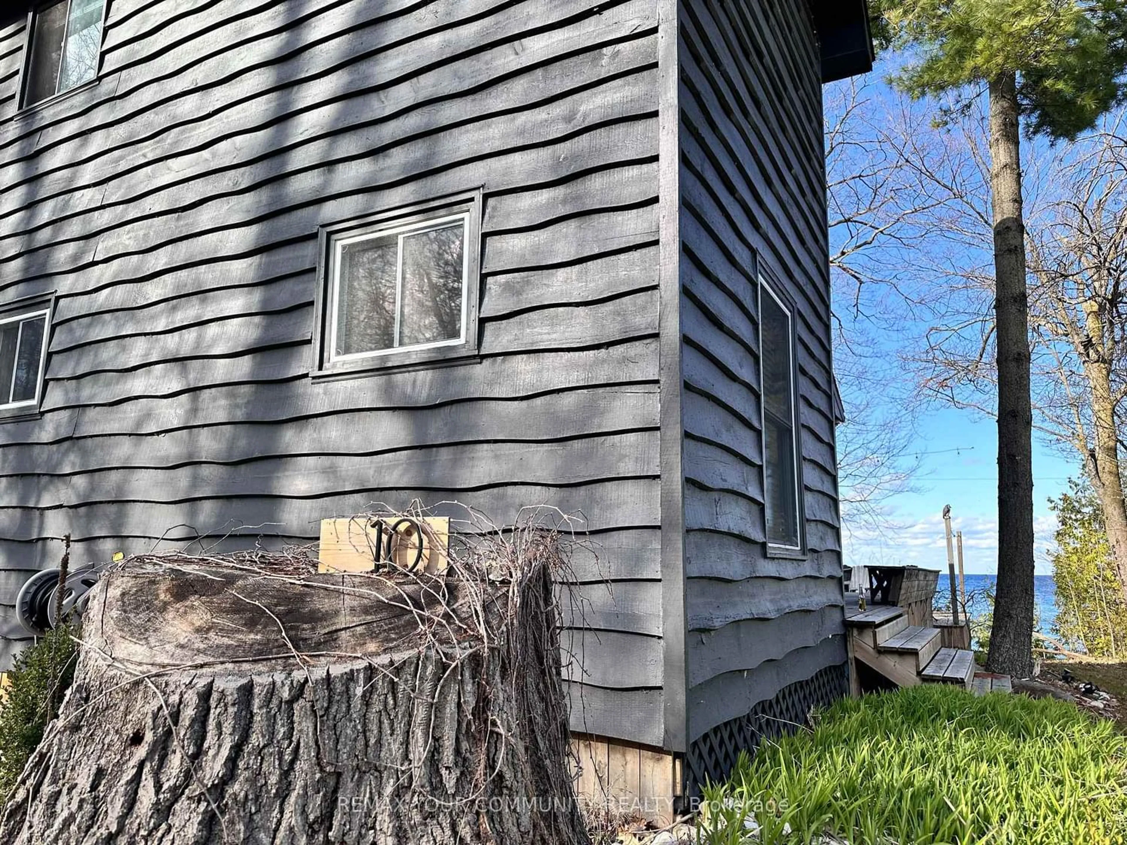 Shed for 10 Fox Island, Georgina Islands Ontario L0E 1R0