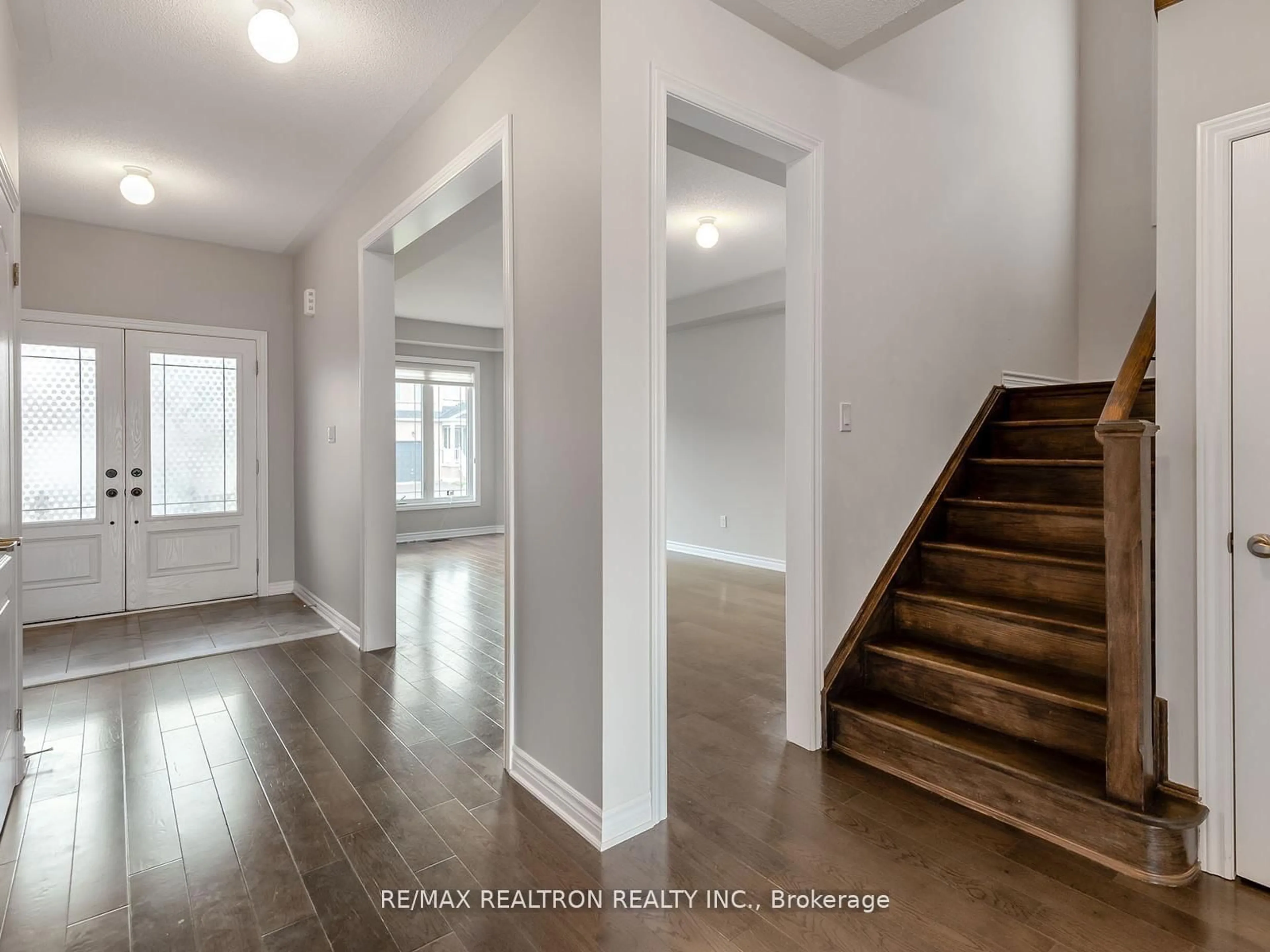 Indoor entryway for 13 Stoddart St, Brock Ontario L0K 1A0