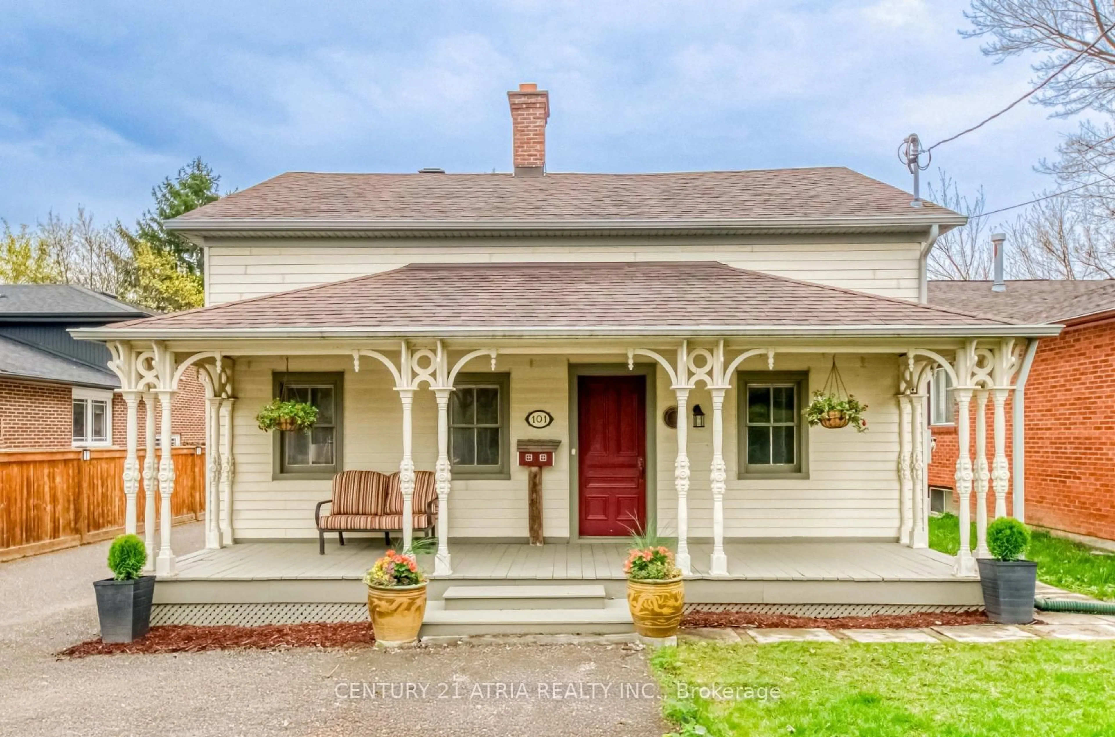 Home with vinyl exterior material, street for 101 Clark Ave, Markham Ontario L3T 1T1