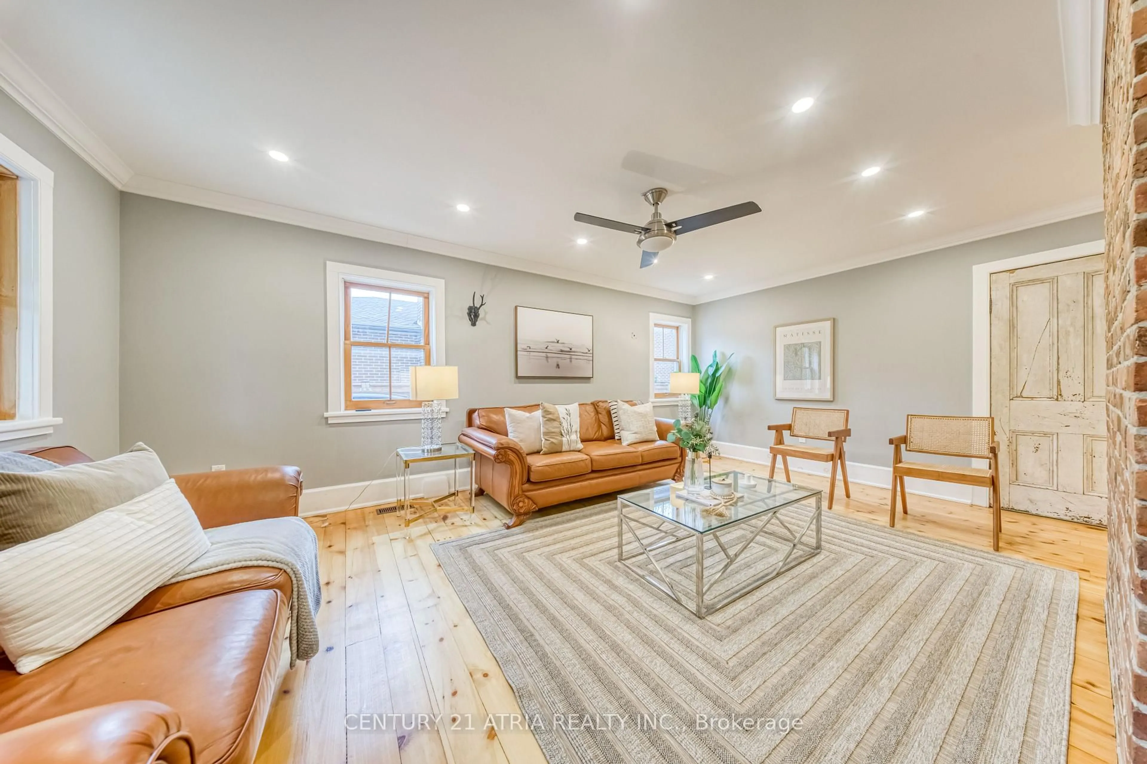 Living room with furniture, unknown for 101 Clark Ave, Markham Ontario L3T 1T1