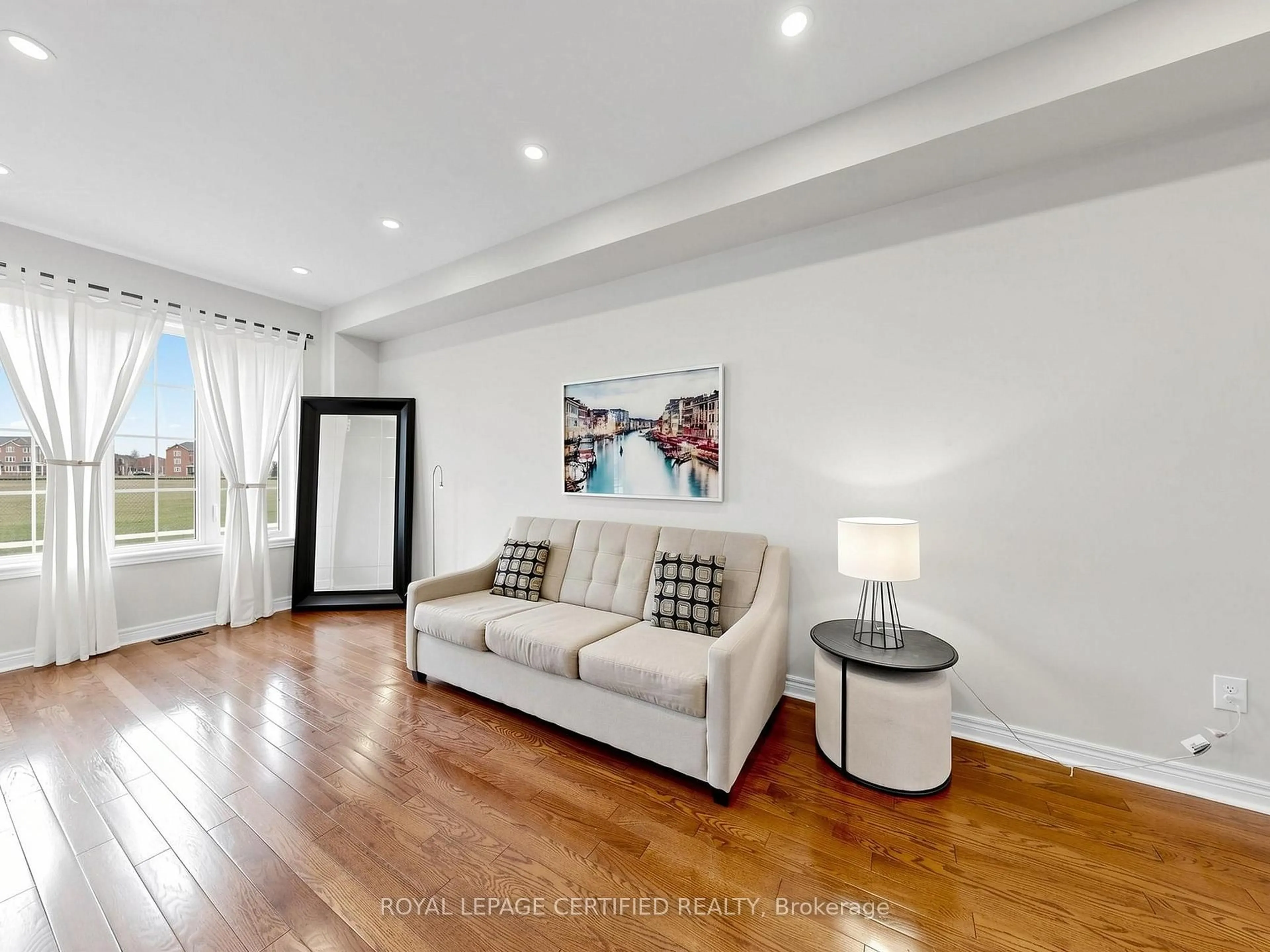 Living room with furniture, unknown for 47 Red Brick Rd, Markham Ontario L6B 0T8