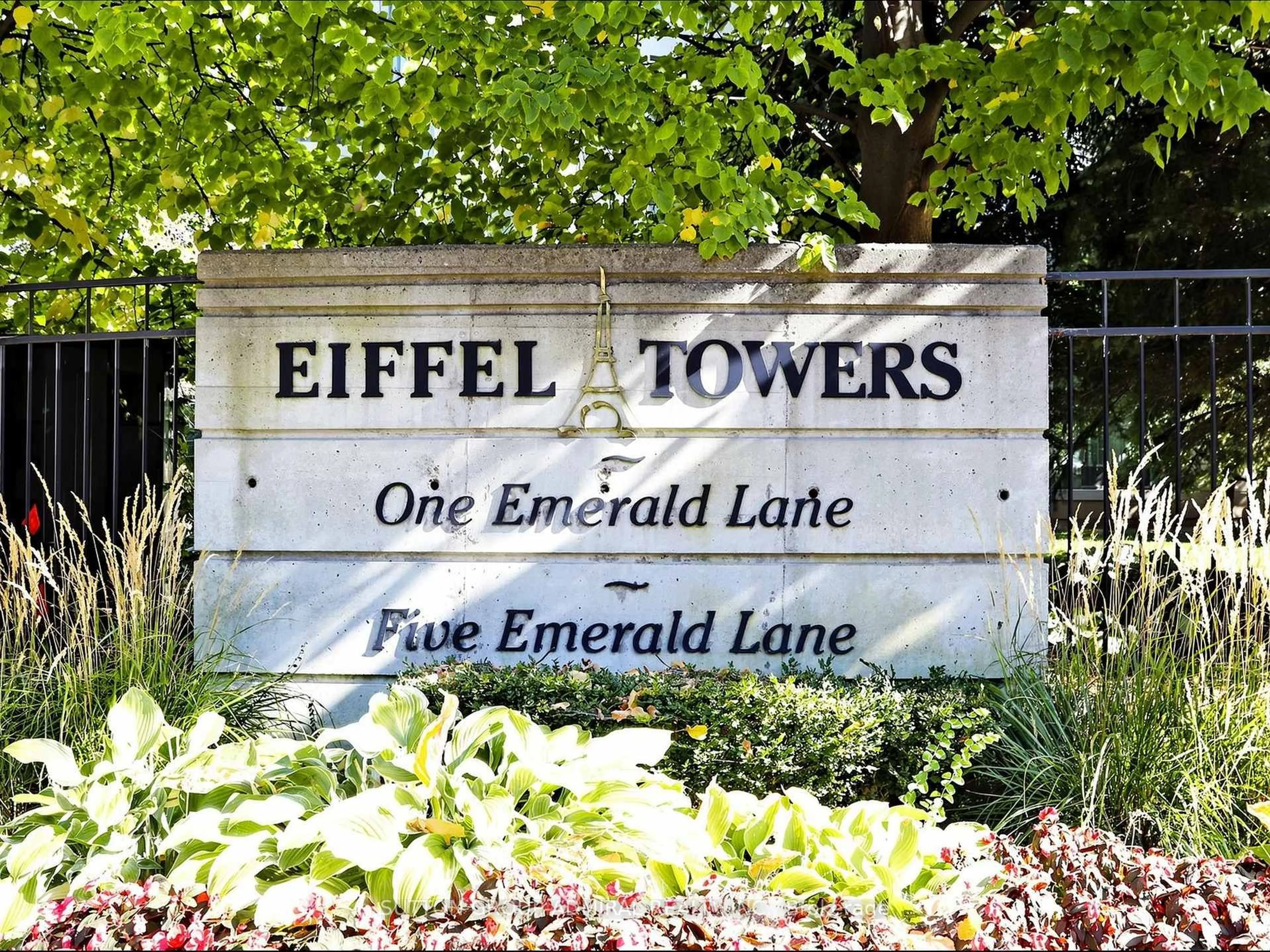 Indoor foyer for 1 Emerald Lane #704, Vaughan Ontario L4J 8N2