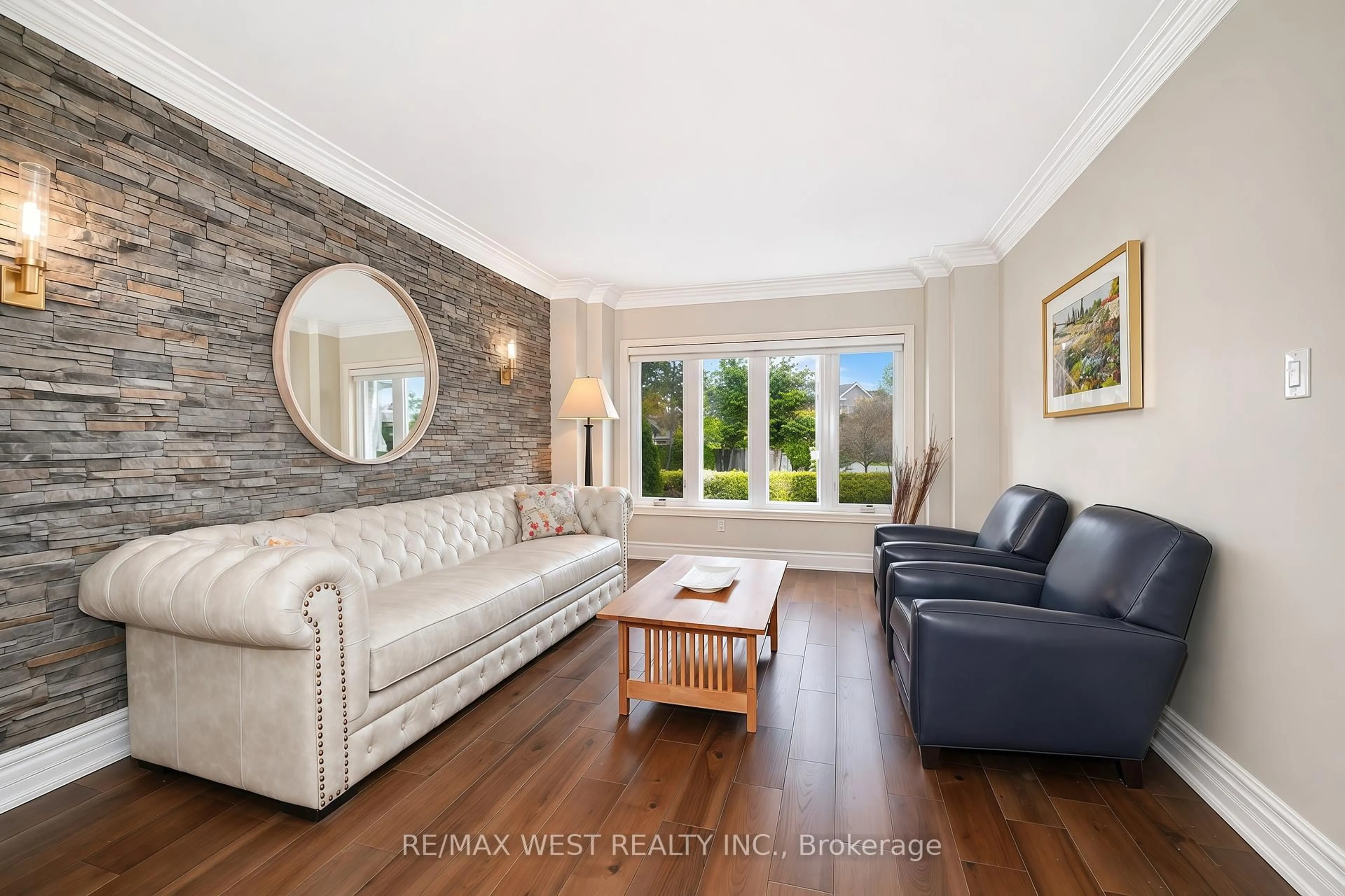 Living room with furniture, unknown for 31 Garriock Crt, Vaughan Ontario L4L 8S7