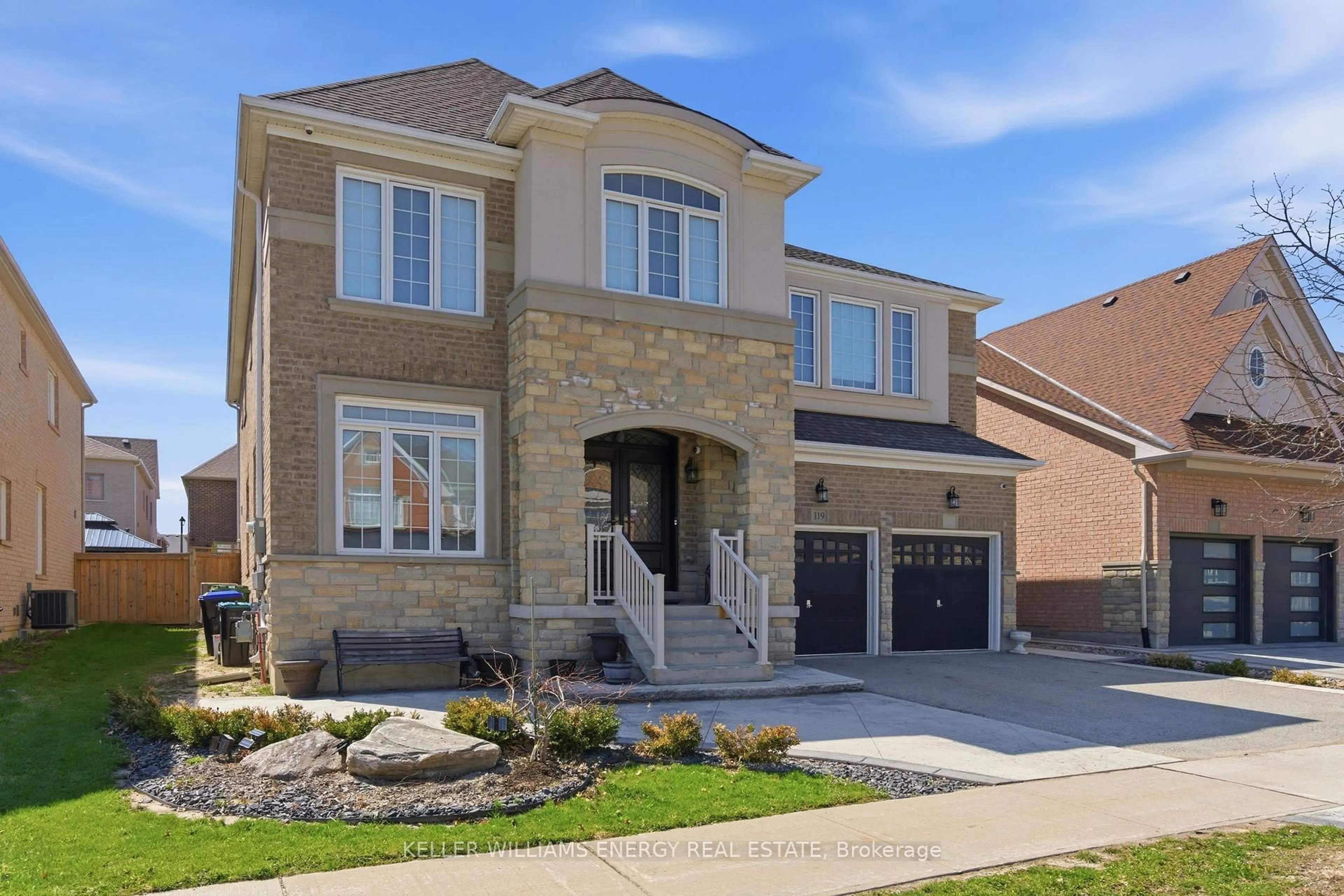 Home with brick exterior material, street for 119 Stewart Cres, Bradford West Gwillimbury Ontario L3Z 0T3