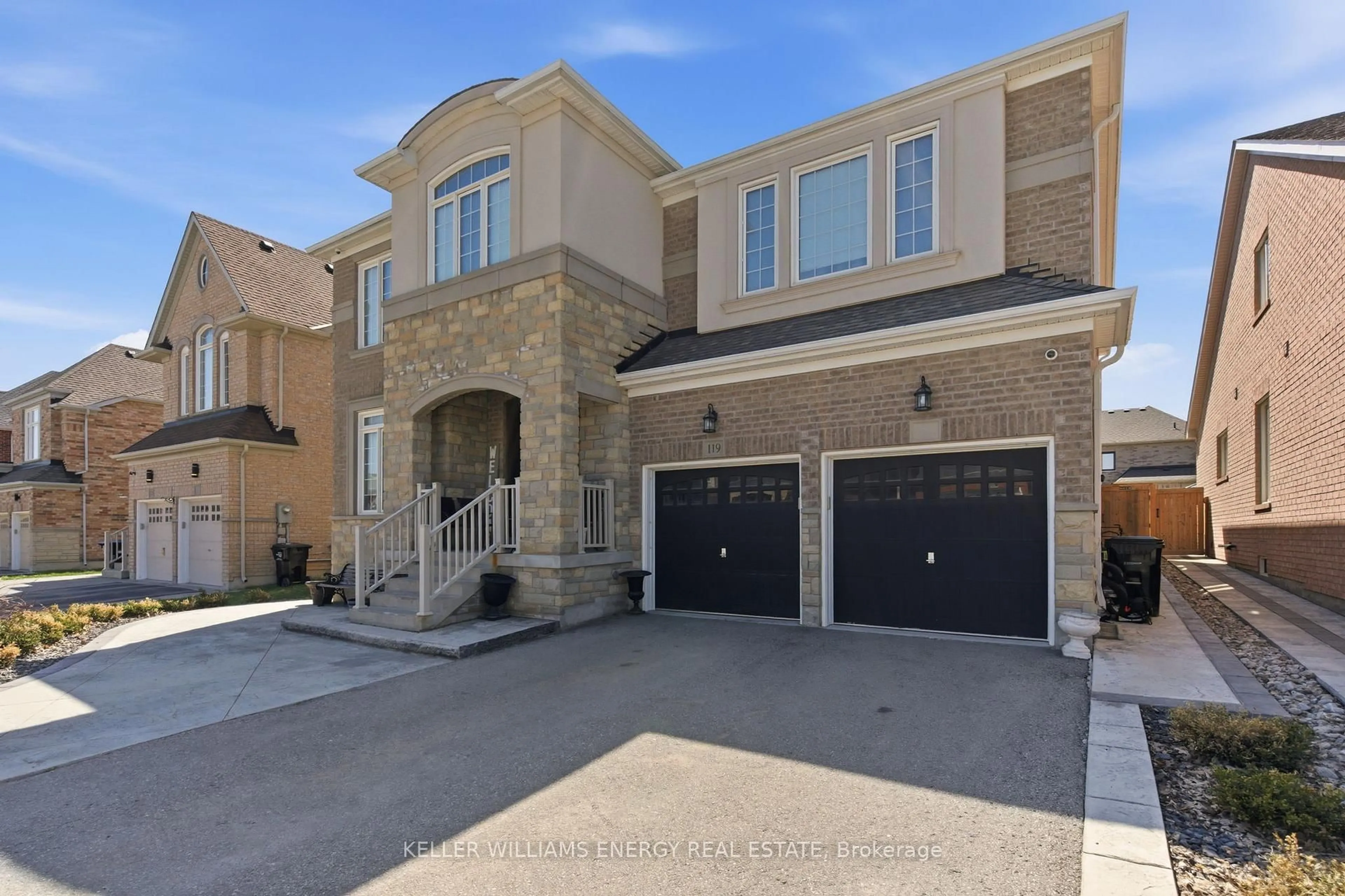 Home with brick exterior material, street for 119 Stewart Cres, Bradford West Gwillimbury Ontario L3Z 0T3