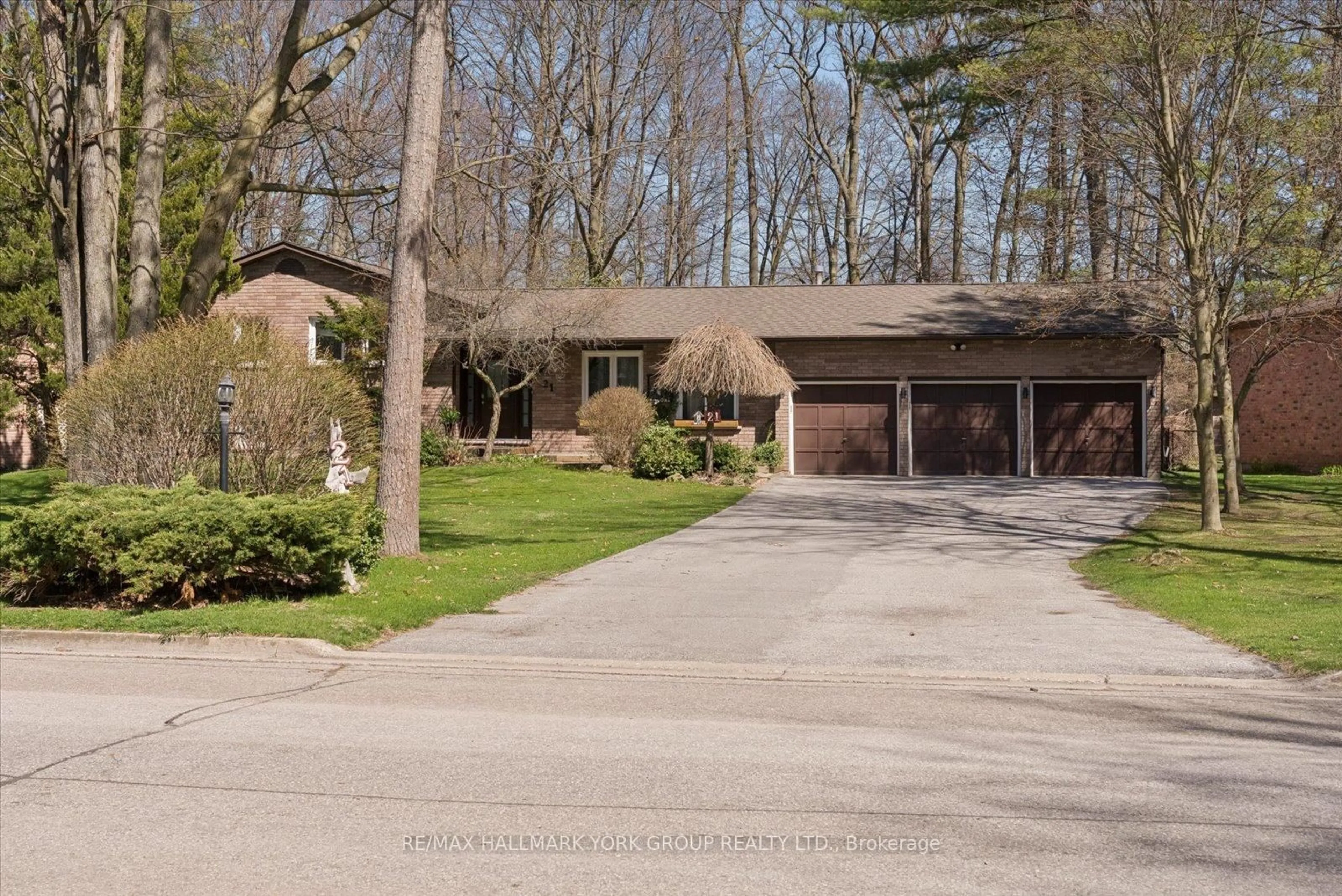 Unknown for 21 Artesian Ave, East Gwillimbury Ontario L9N 1J3