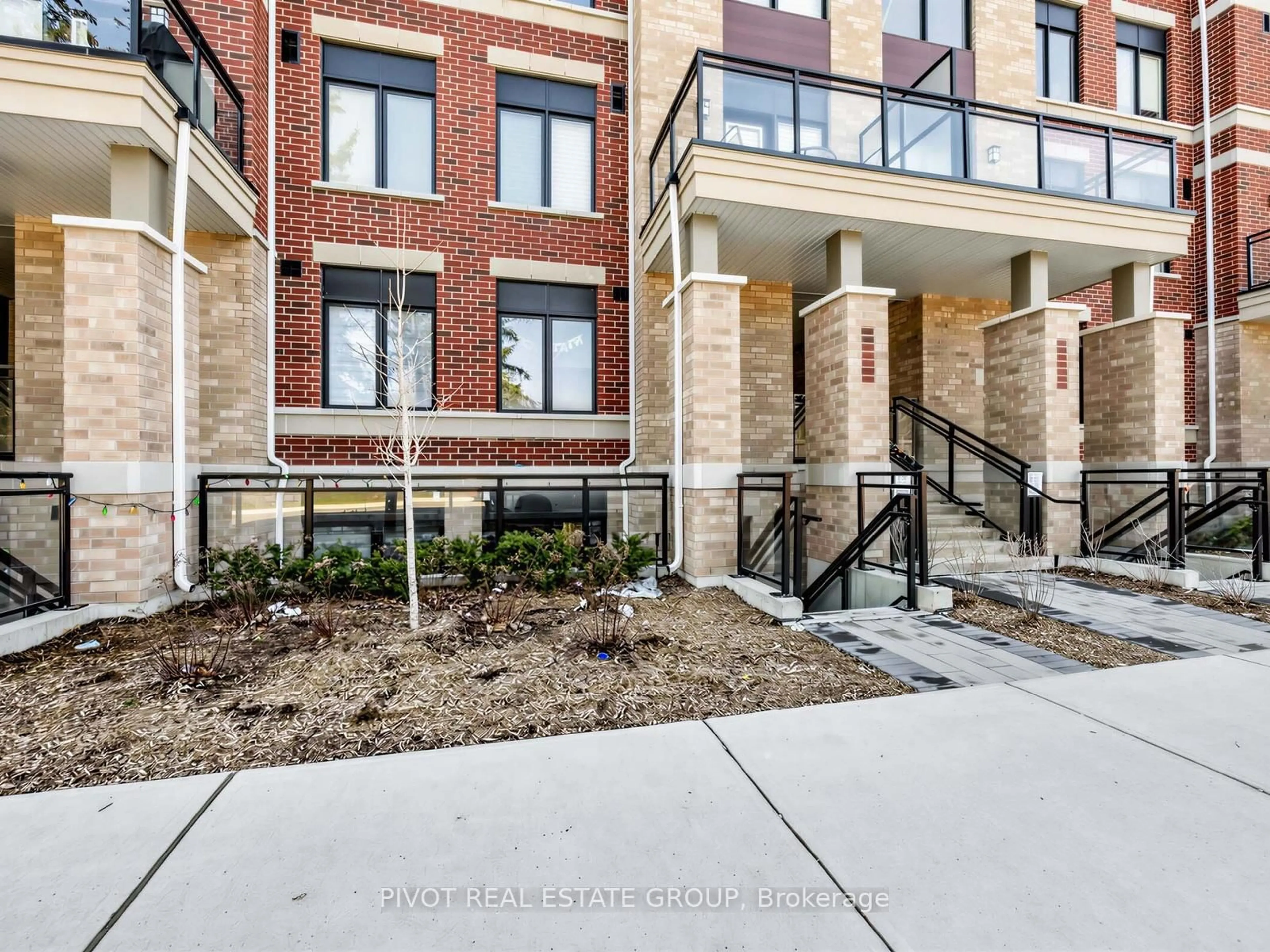 Home with brick exterior material, street for 56 Elizabeth St #1104, Richmond Hill Ontario L4C 5W2