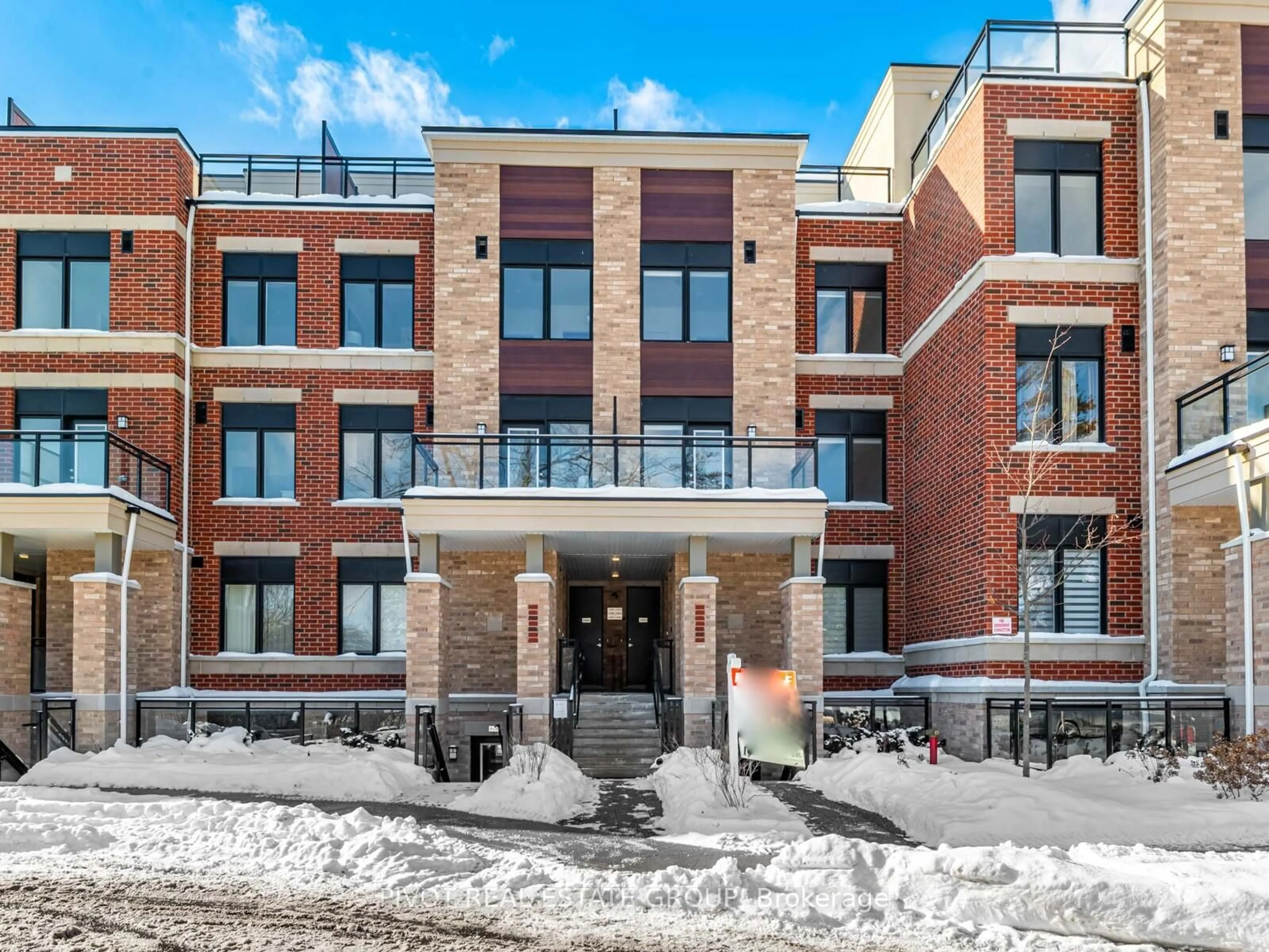 Home with brick exterior material, building for 60 Elizabeth St #3307, Richmond Hill Ontario L4C 5W2