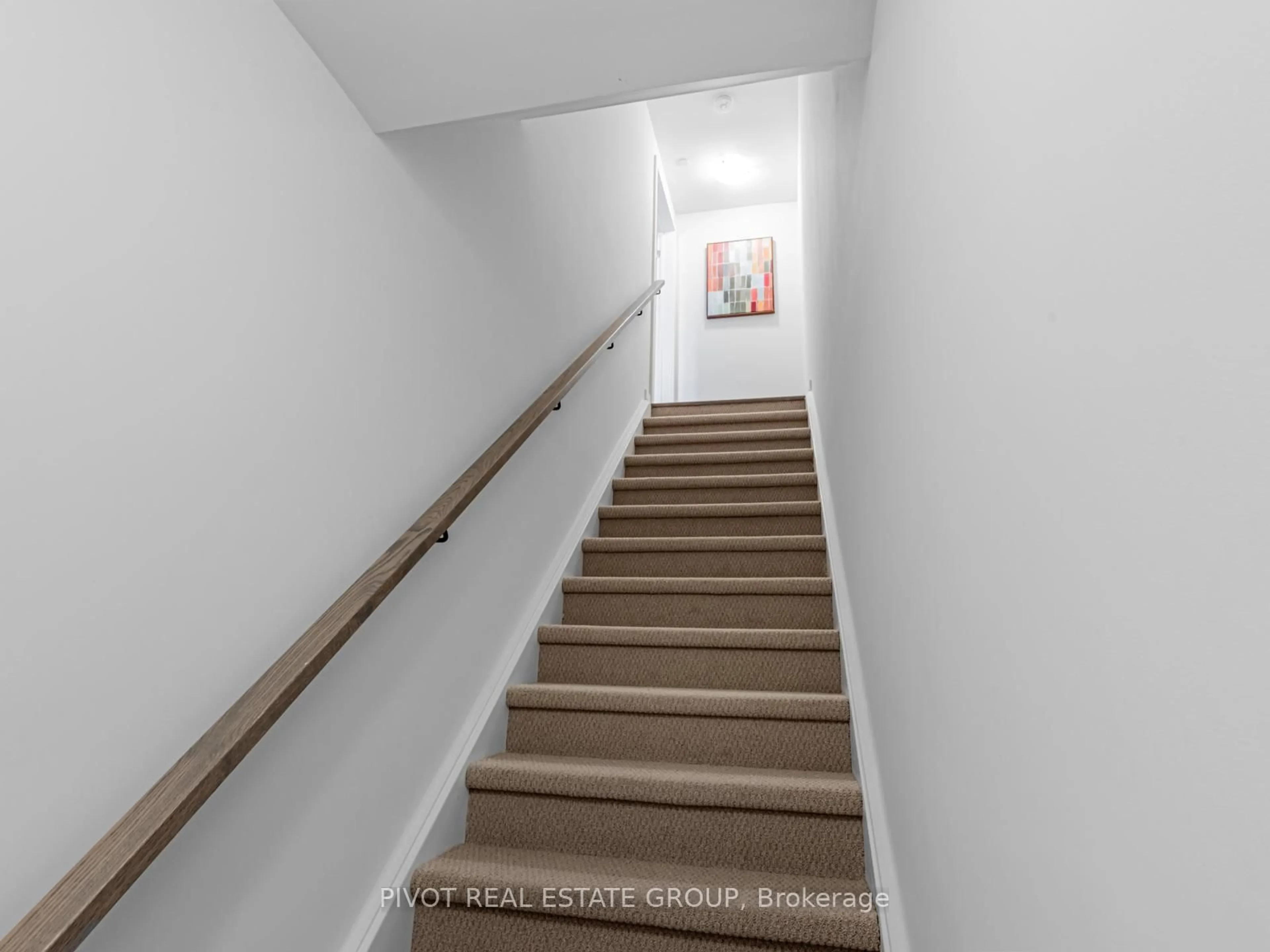 Stairs for 60 Elizabeth St #3307, Richmond Hill Ontario L4C 5W2