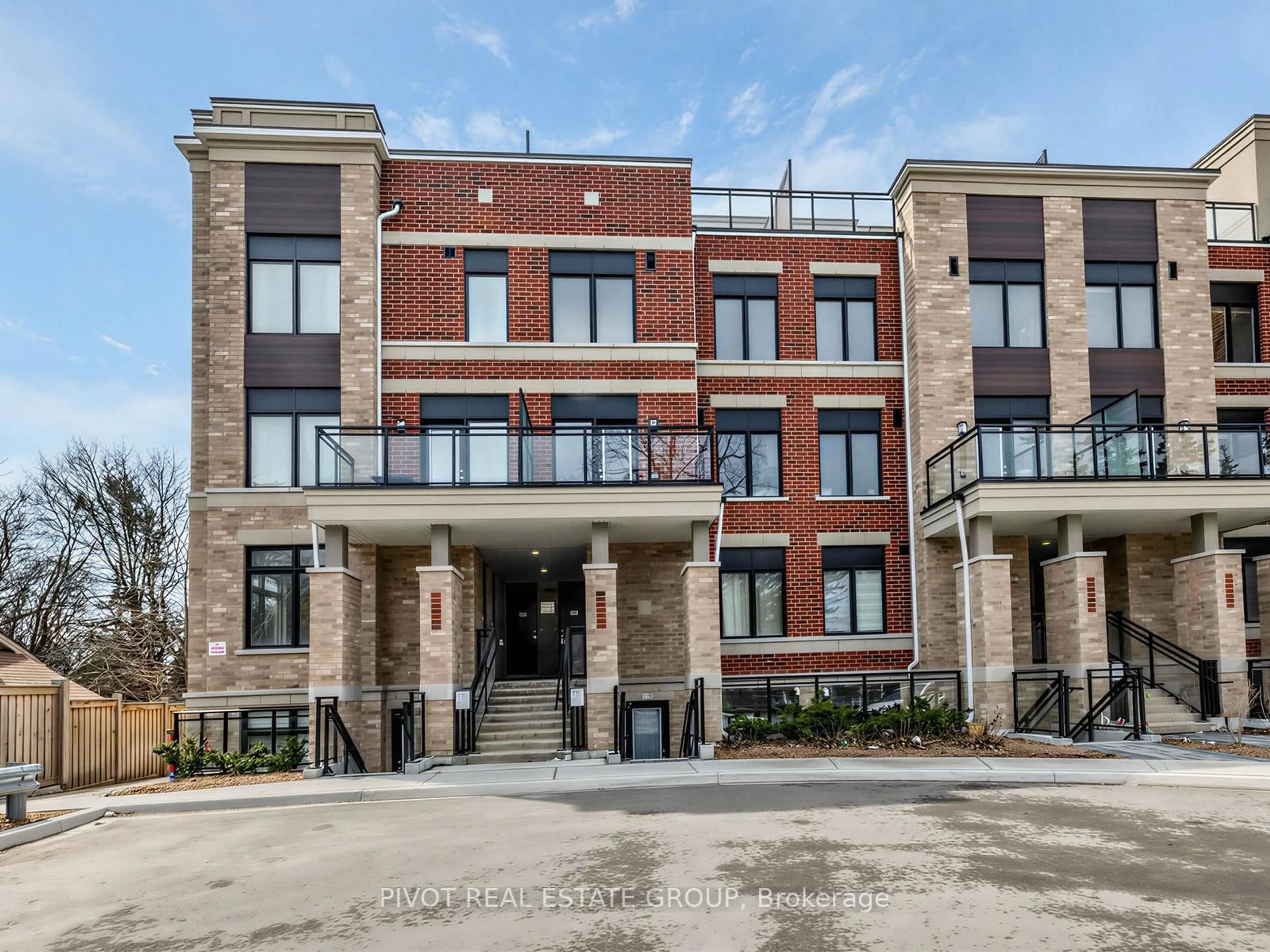 Home with brick exterior material, unknown for 60 Elizabeth St #3407, Richmond Hill Ontario L4C 5W2