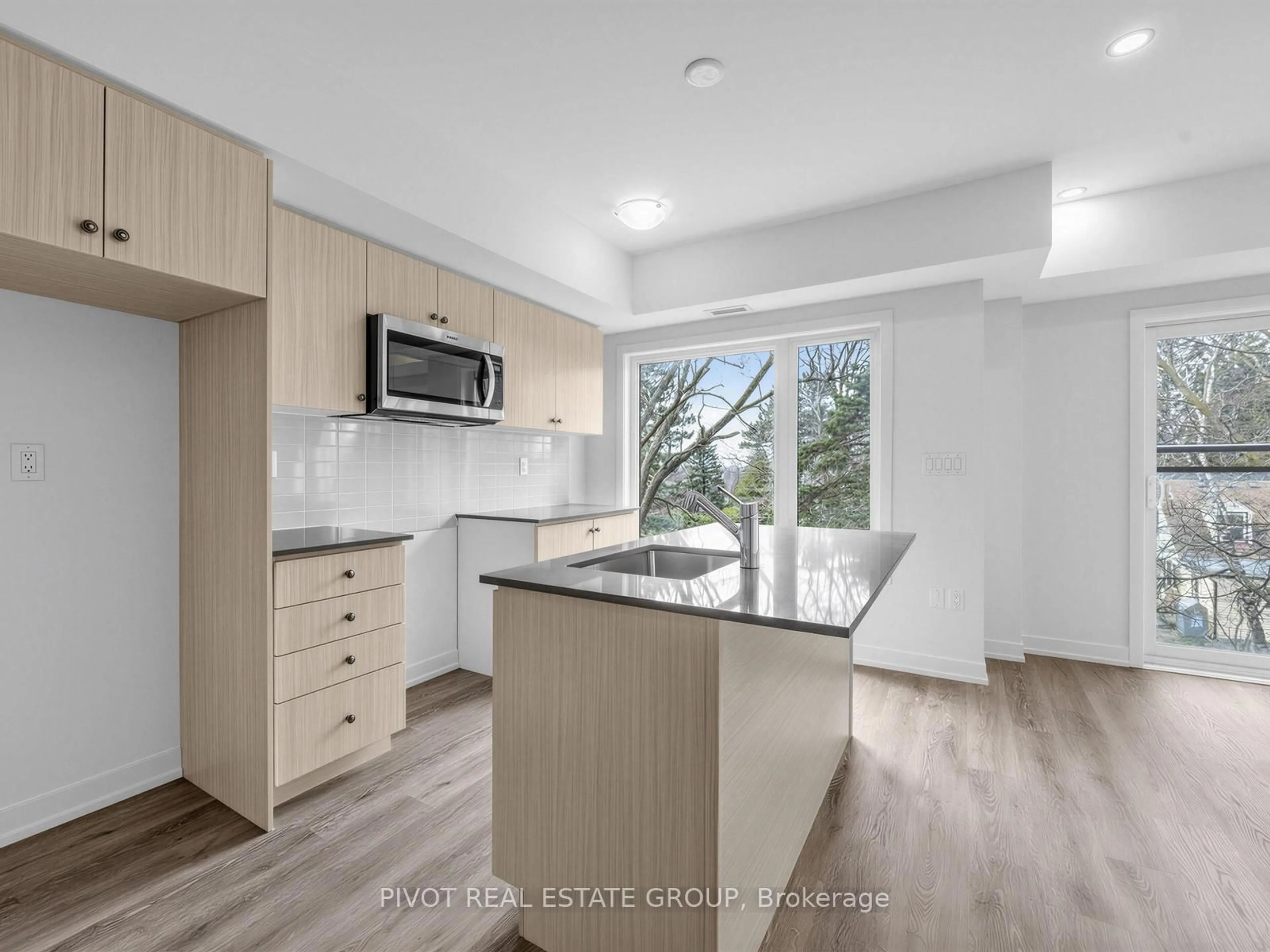 Open concept kitchen, unknown for 60 Elizabeth St #3407, Richmond Hill Ontario L4C 5W2