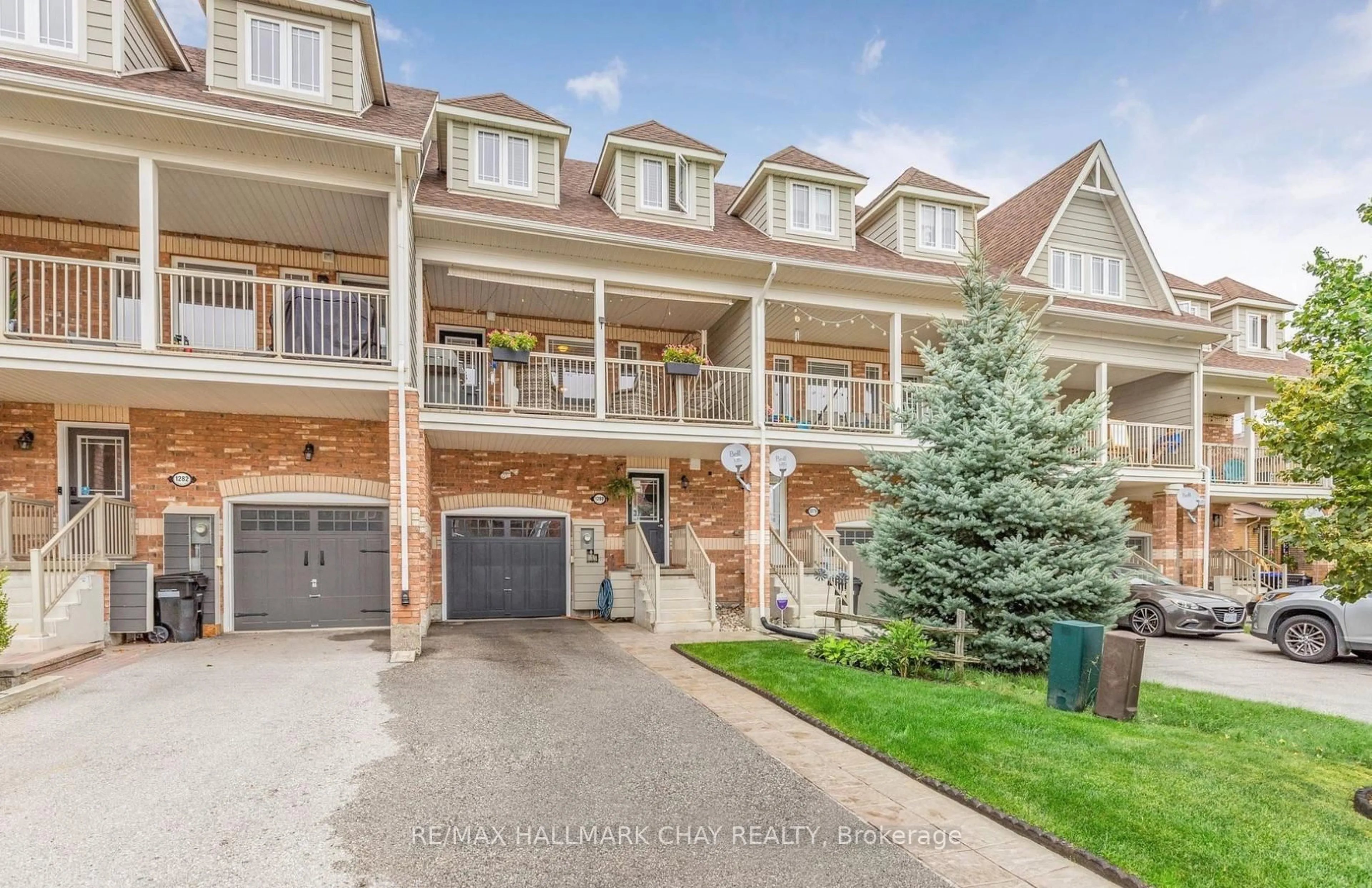 A pic from outside/outdoor area/front of a property/back of a property/a pic from drone, street for 1280 Coleman Cres, Innisfil Ontario L9S 0G6