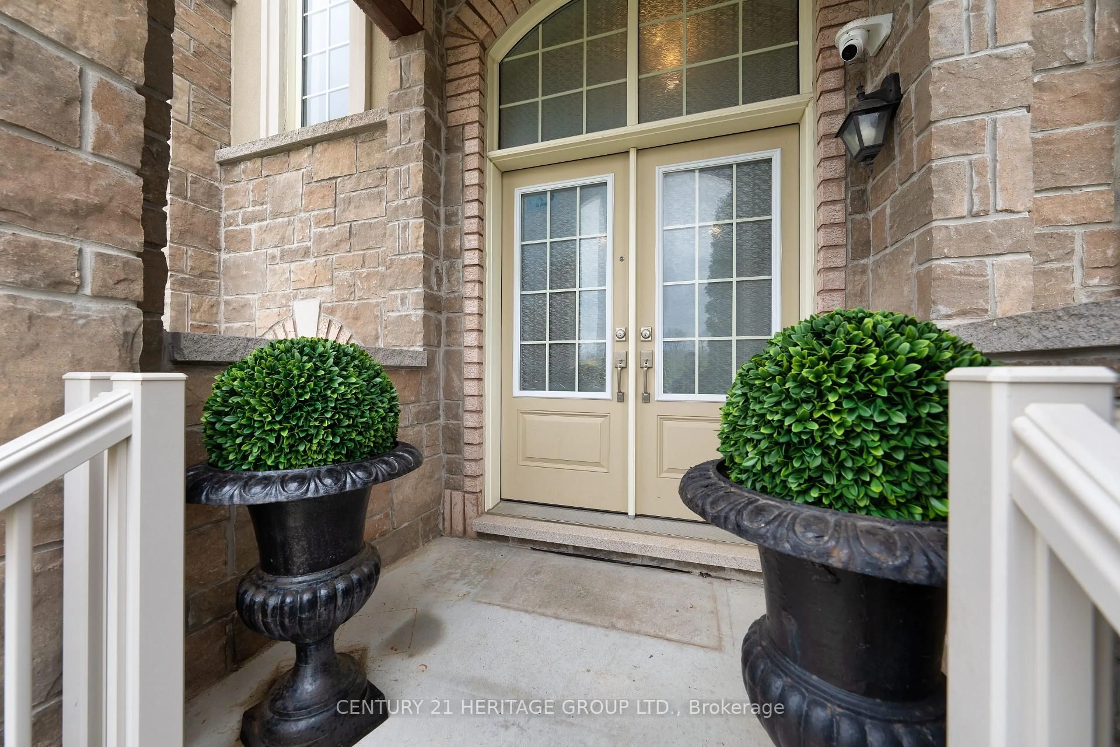 Indoor entryway for 68 Kidd St, Bradford West Gwillimbury Ontario L3Z 0V5