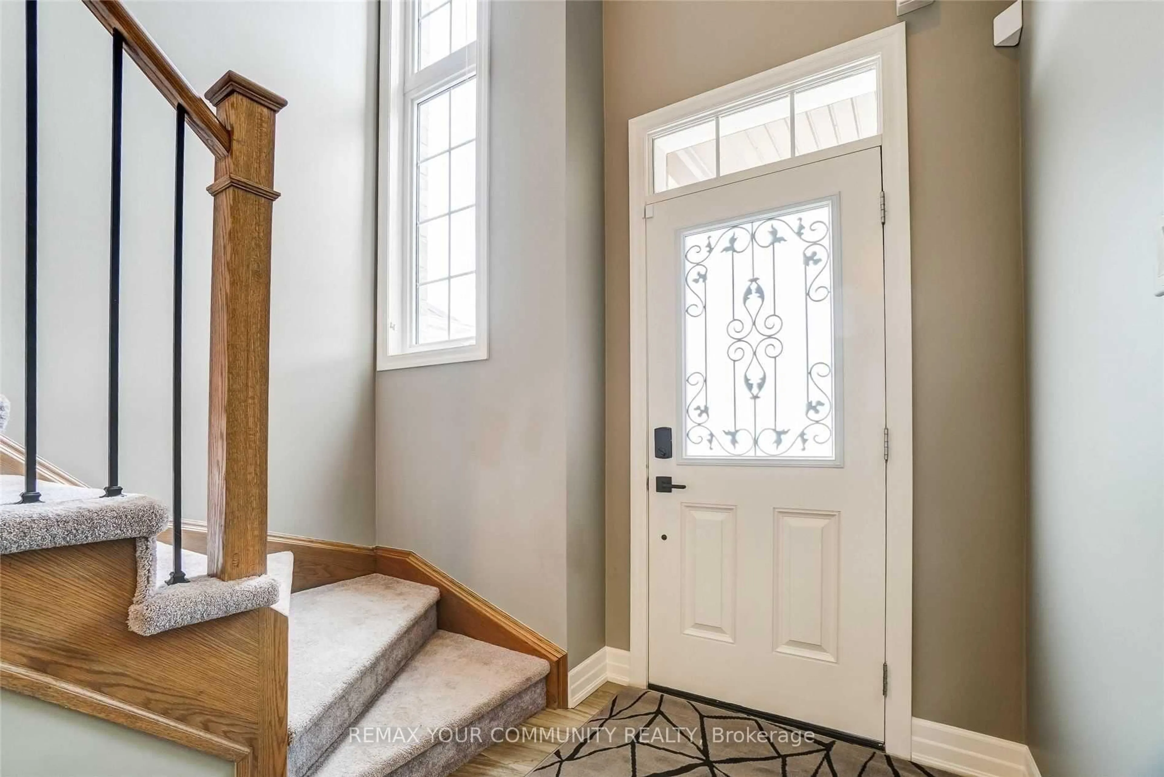 Indoor entryway for 173 Wagner Cres, Essa Ontario L3W 0R7