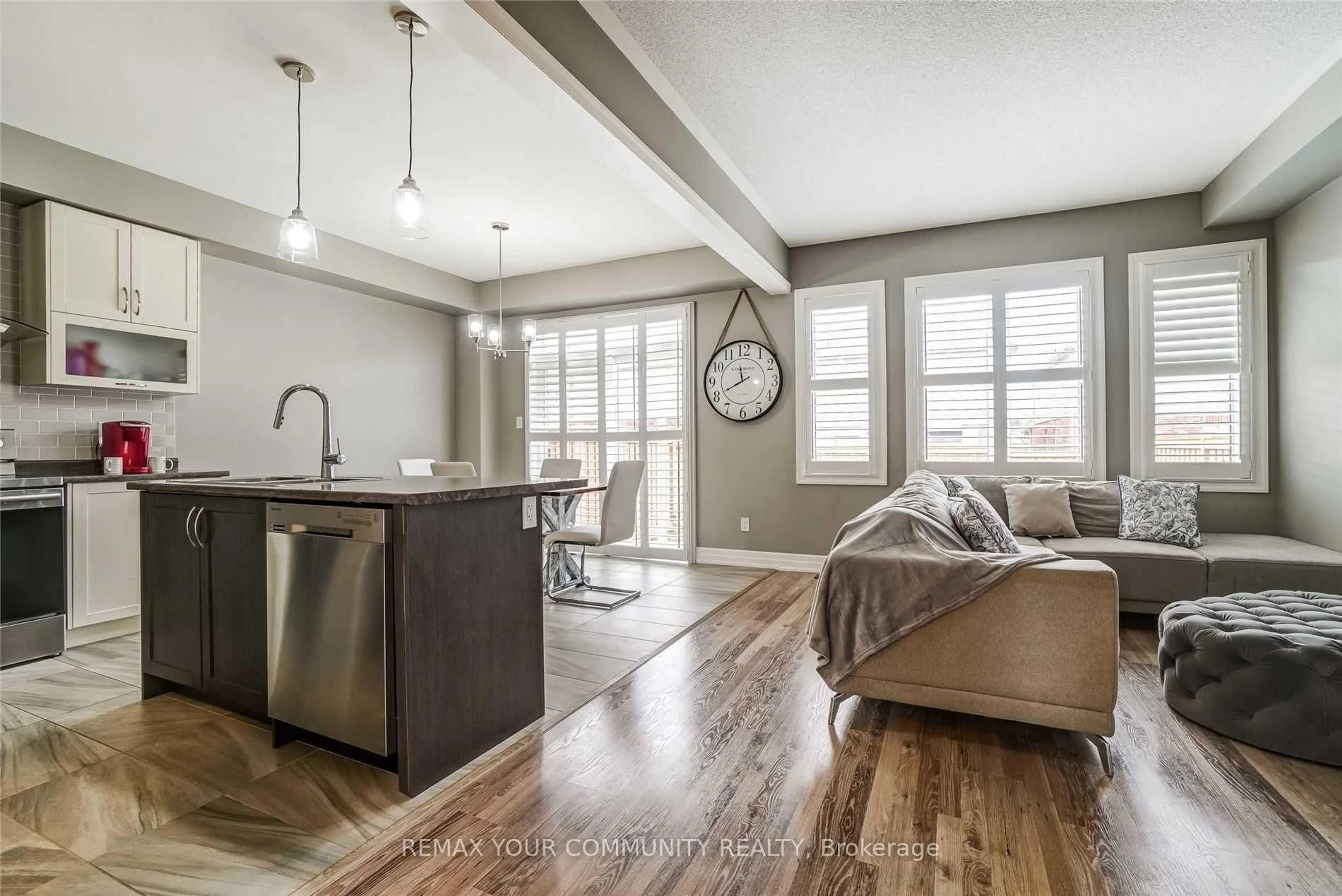 Open concept kitchen, unknown for 173 Wagner Cres, Essa Ontario L3W 0R7