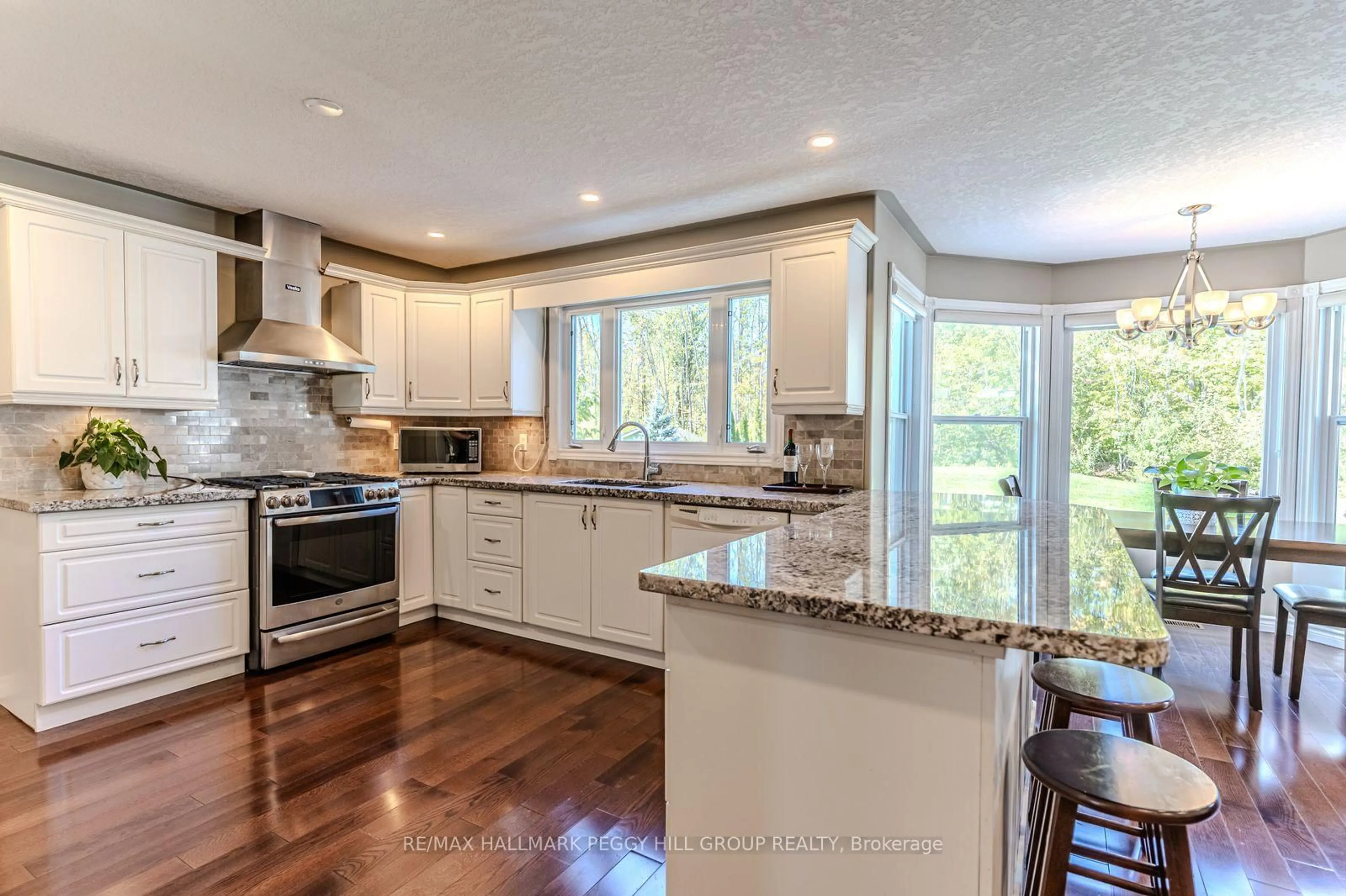 Open concept kitchen, unknown for 3678 Kimberley St, Innisfil Ontario L9S 2L3