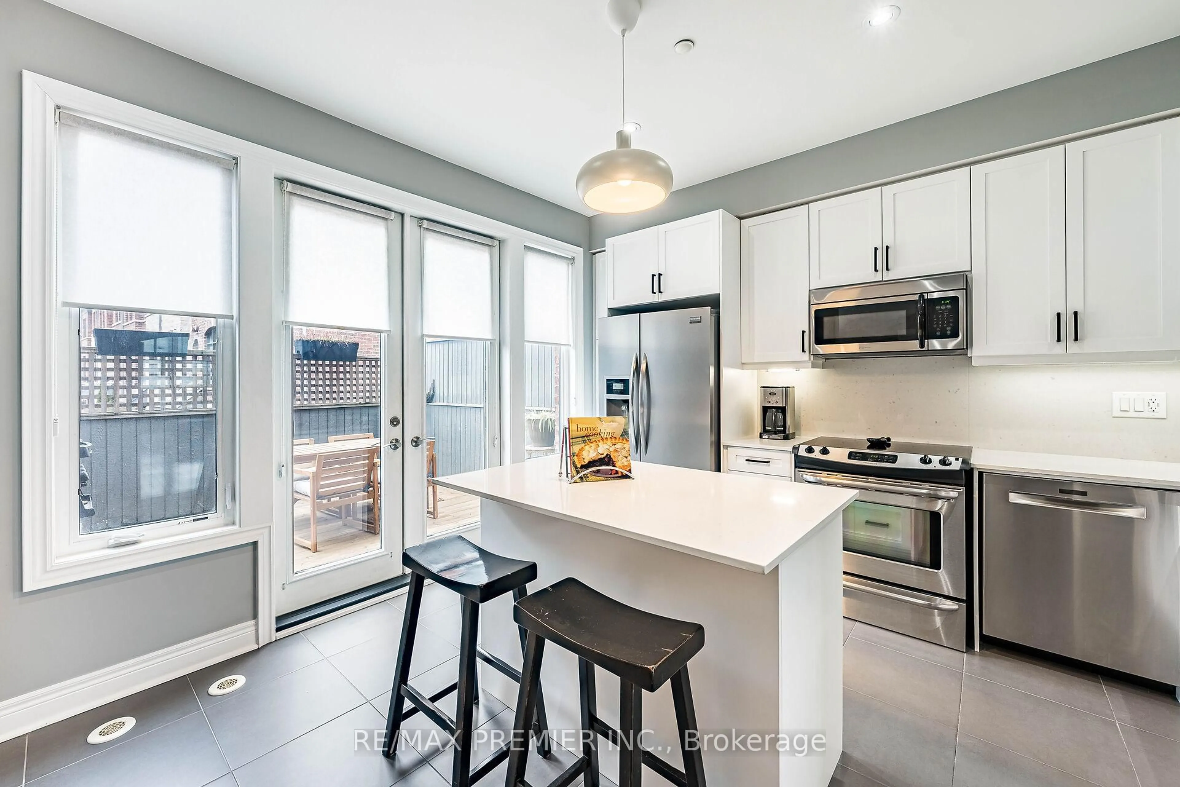 Open concept kitchen, unknown for 8321 Kipling Ave #16, Vaughan Ontario L4L 2A7