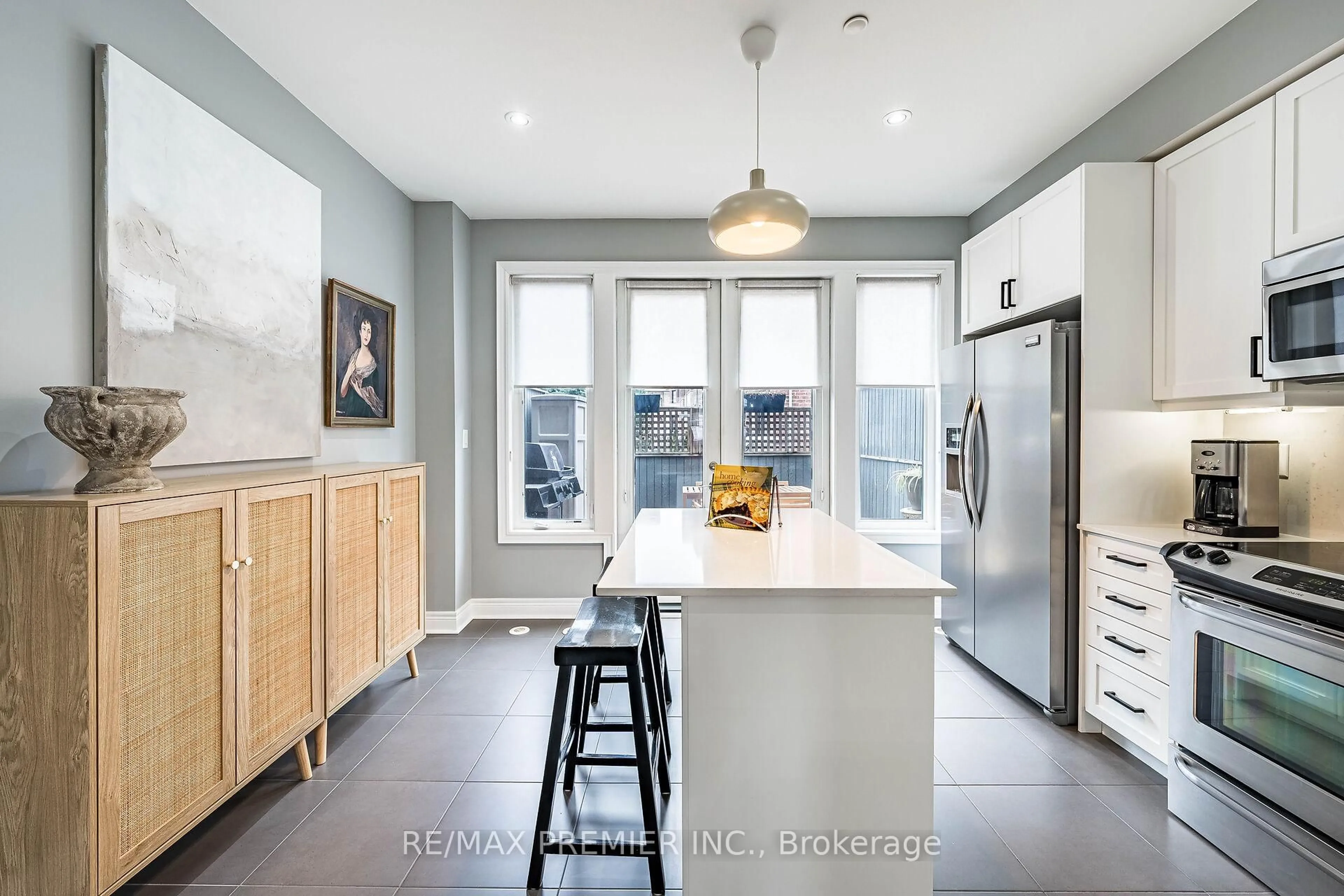 Open concept kitchen, unknown for 8321 Kipling Ave #16, Vaughan Ontario L4L 2A7