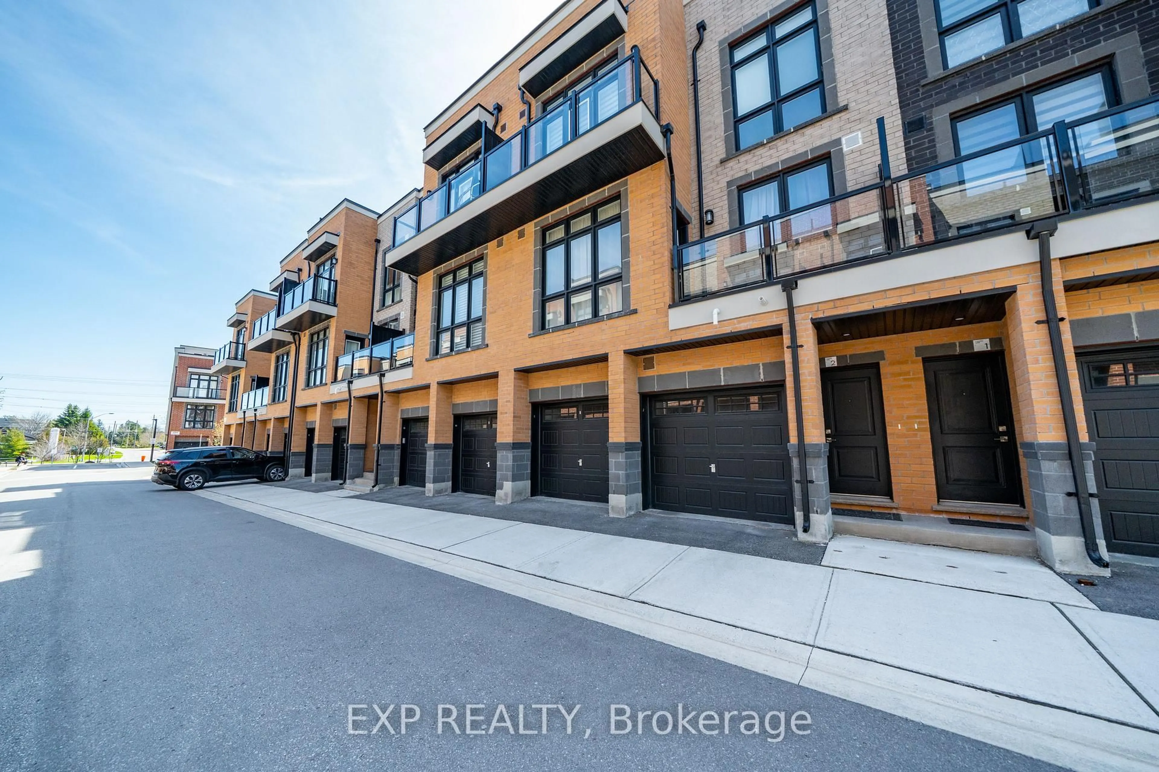 A pic from outside/outdoor area/front of a property/back of a property/a pic from drone, street for 6 Sayers Lane #10, Richmond Hill Ontario L4E 1J4