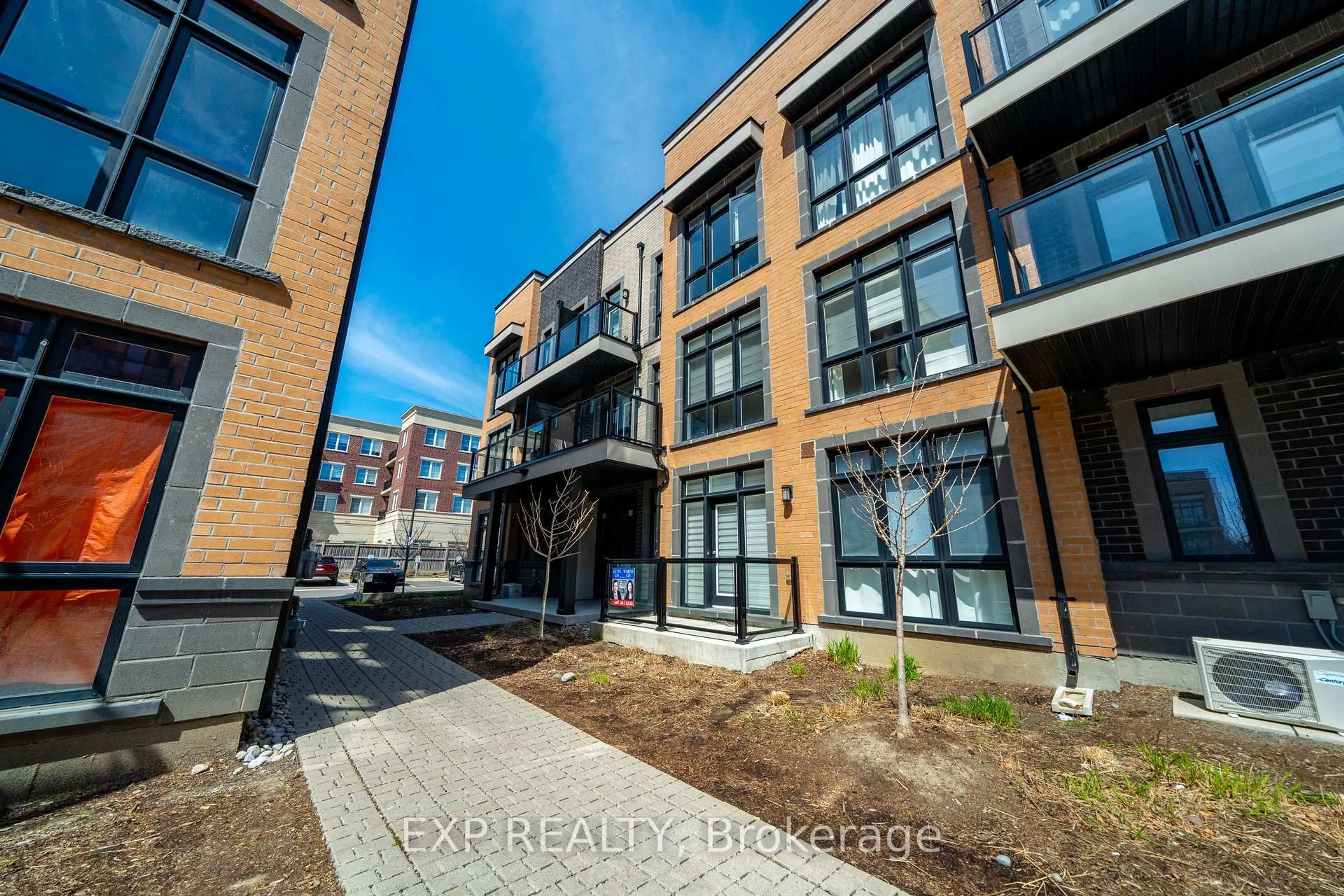 Unknown for 6 Sayers Lane #10, Richmond Hill Ontario L4E 1J4