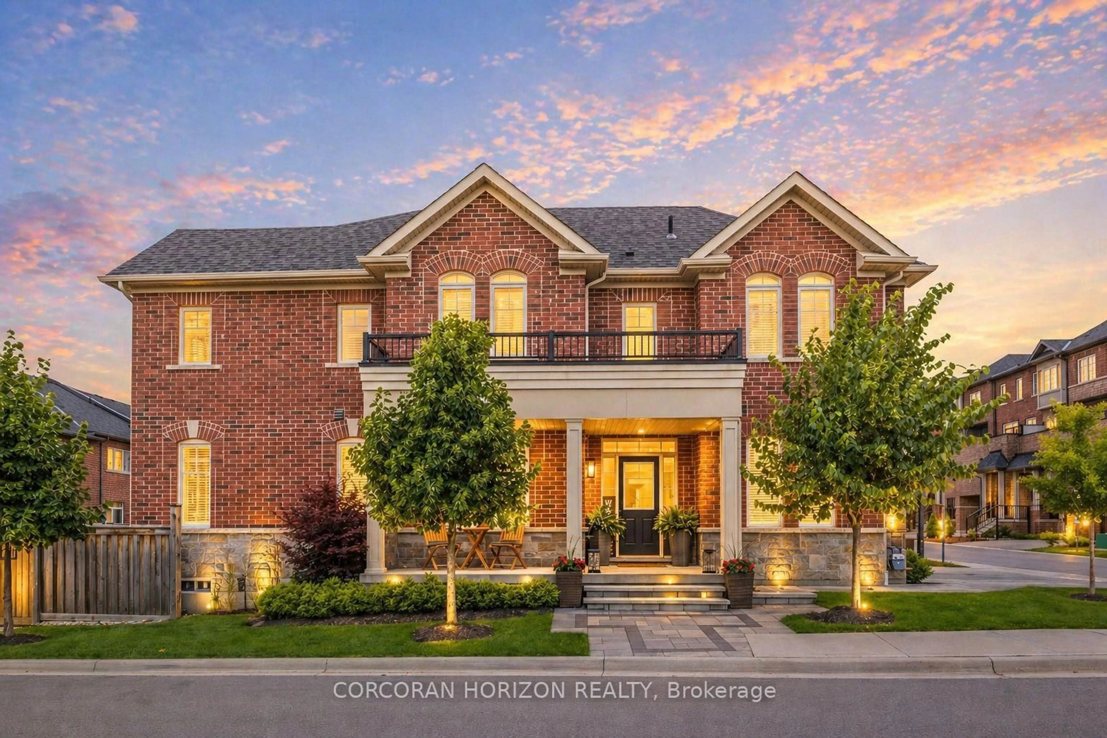 Home with brick exterior material, unknown for 81 Dundonald Tr, Newmarket Ontario L3Y 0E1