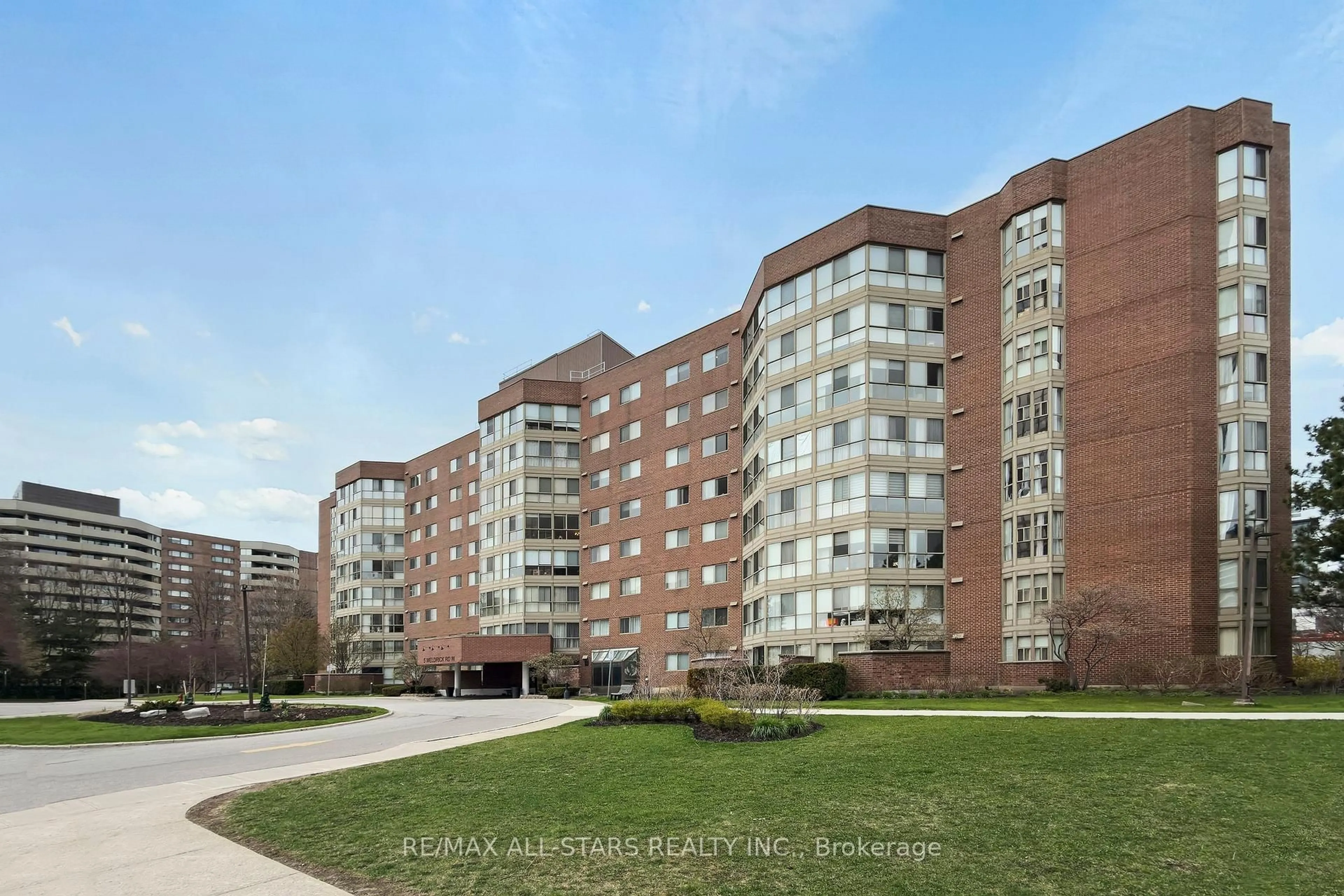 Unknown for 5 Weldrick Rd #506, Richmond Hill Ontario L4C 8S9