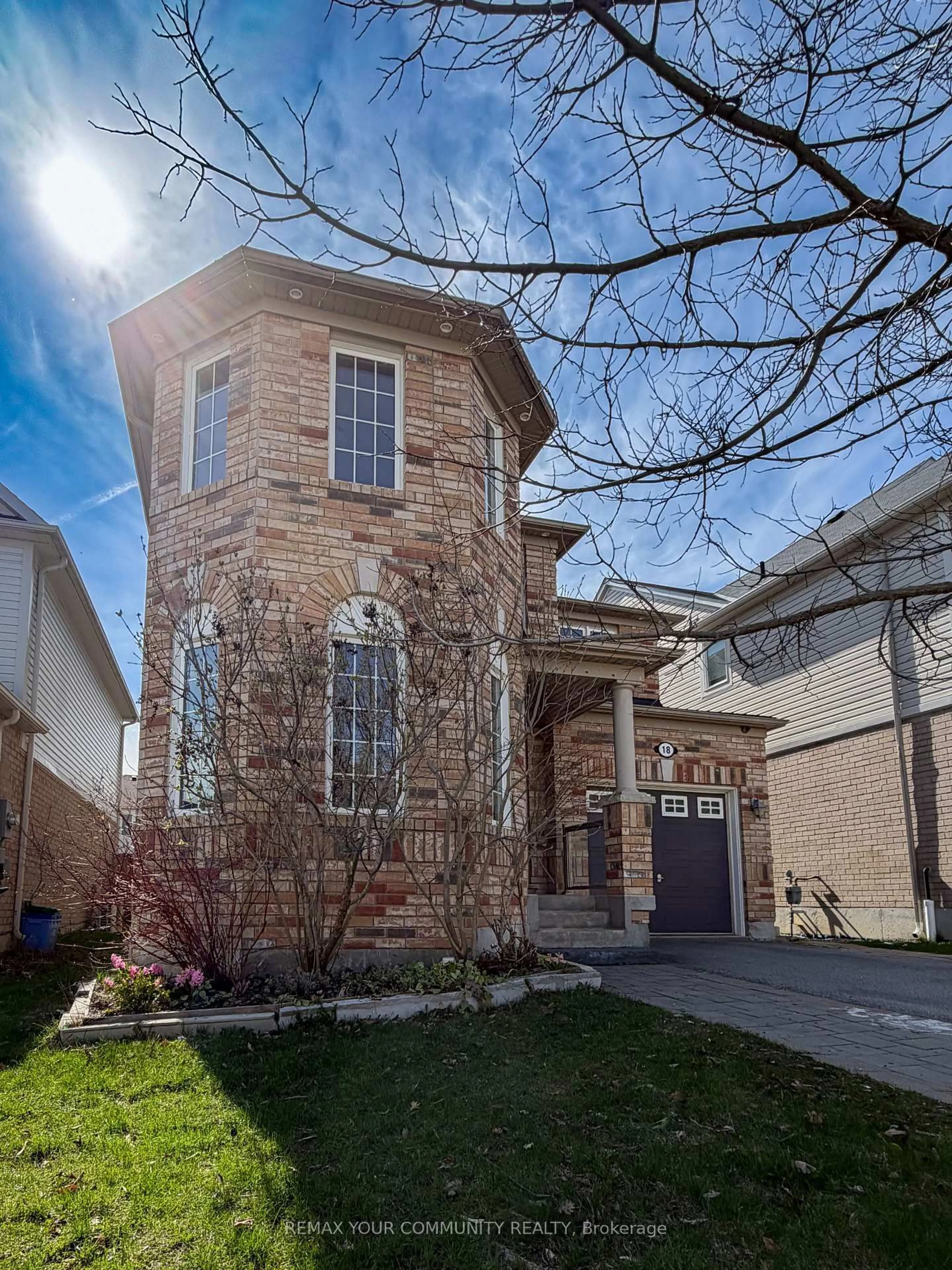 Home with brick exterior material, street for 18 Gordon Dr, New Tecumseth Ontario L9R 0J1